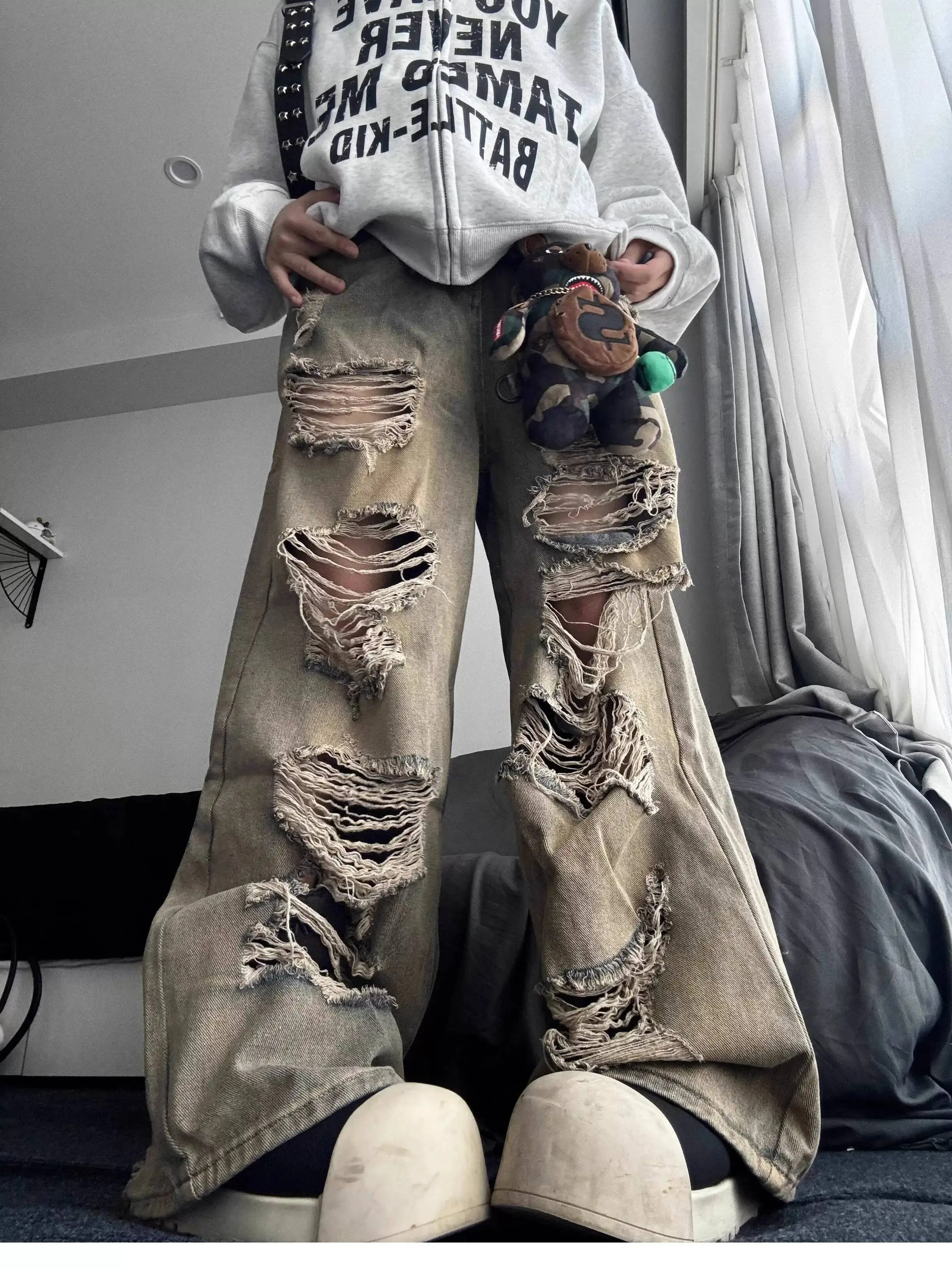 Unsiex Jeans 2026 New Vintage Washed Distressed Dirt Ripped Jeans For Men Women High Street Loose Wide Leg Straight Denim Pants
Unsiex Jeans 2026 New Vintage Washed Distressed Dirt Ripped Jeans For Men Women High Street Loose Wide Leg Straight Denim Pants