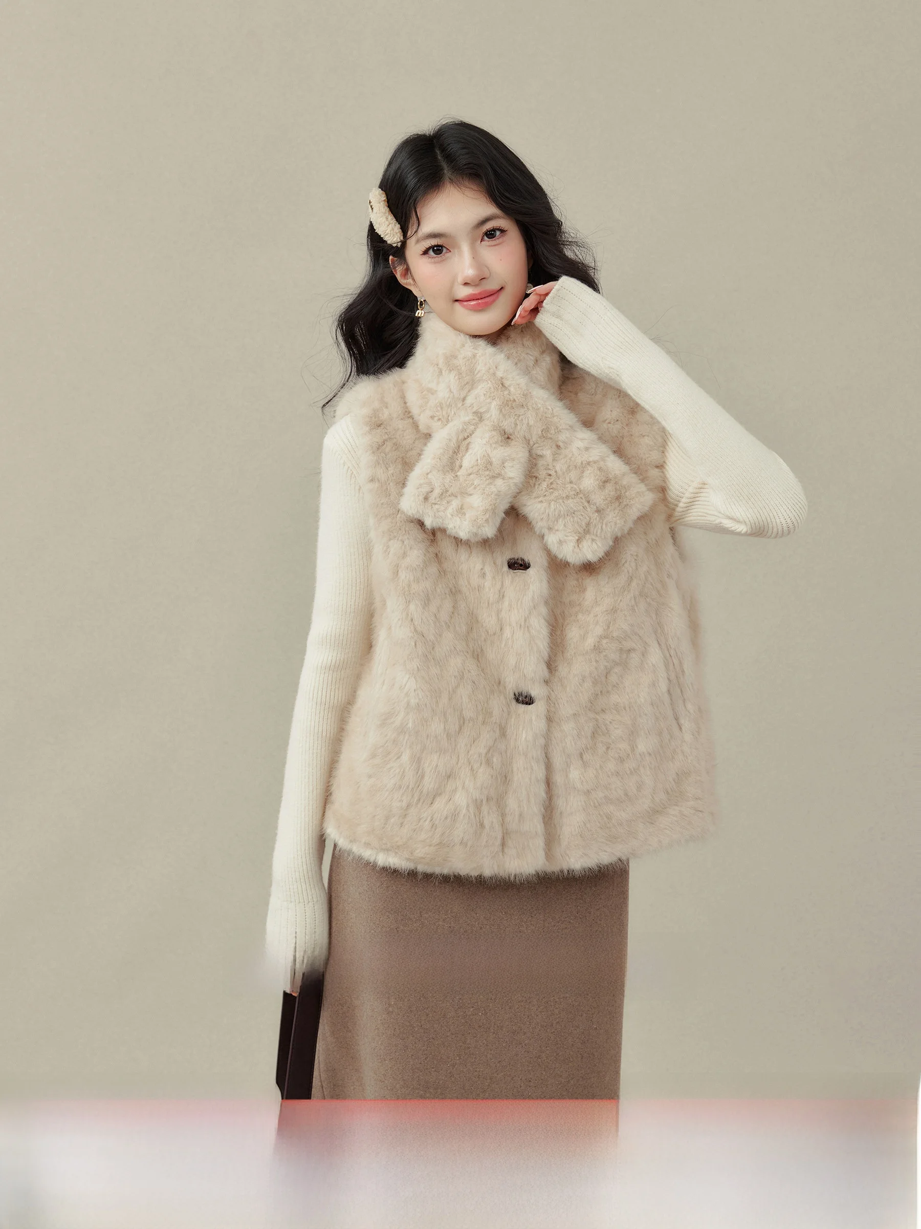 plus Size Fur Vest Outerwear Loose Women's Kaki Fur Trimmed Micro Fat "North Island Fantasy" Outerwear by Ou Yang Xi
plus Size Fur Vest Outerwear Loose Women's Kaki Fur Trimmed Micro Fat "North Island Fantasy" Outerwear by Ou Yang Xi