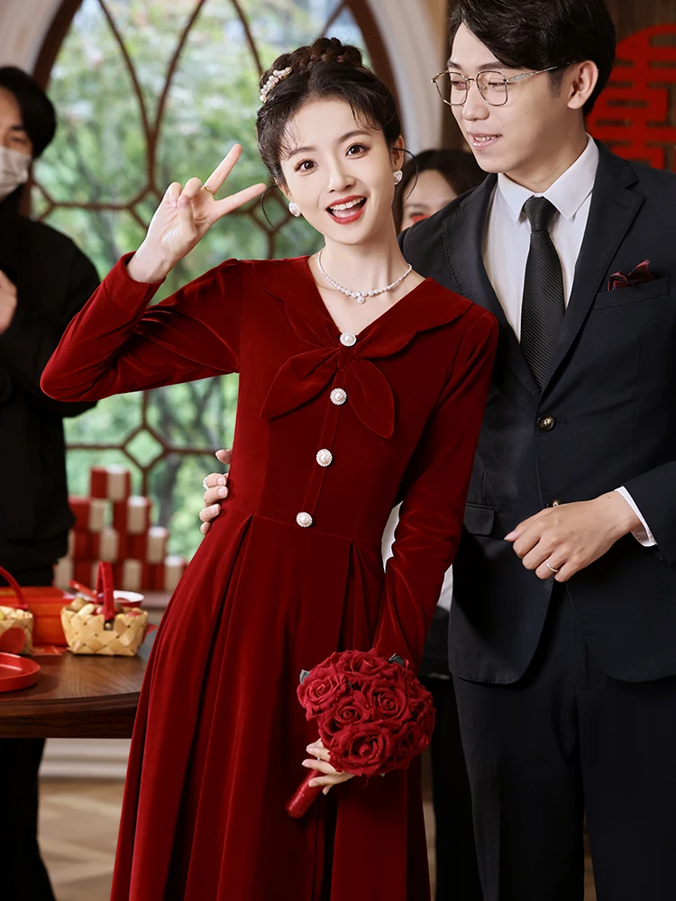 Red Velvet Wedding Dr for Bride Engagement Par Long Sve V-Ne Bodycon Dr Daily Wear Suitable for Various Ocns
Red Velvet Wedding Dr for Bride Engagement Par Long Sve V-Ne Bodycon Dr Daily Wear Suitable for Various Ocns