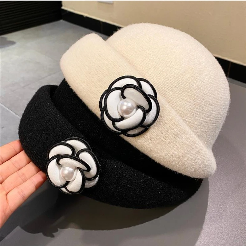 Новая осенне-зимняя вязаная шляпа-тюбетейка «Камелия» черного цвета для женщин: модная ретро-шляпа-ведро класса люкс для весны 2026 года
Новая осенне-зимняя вязаная шляпа-тюбетейка «Камелия» черного цвета для женщин: модная ретро-шляпа-ведро класса люкс для весны 2026 года