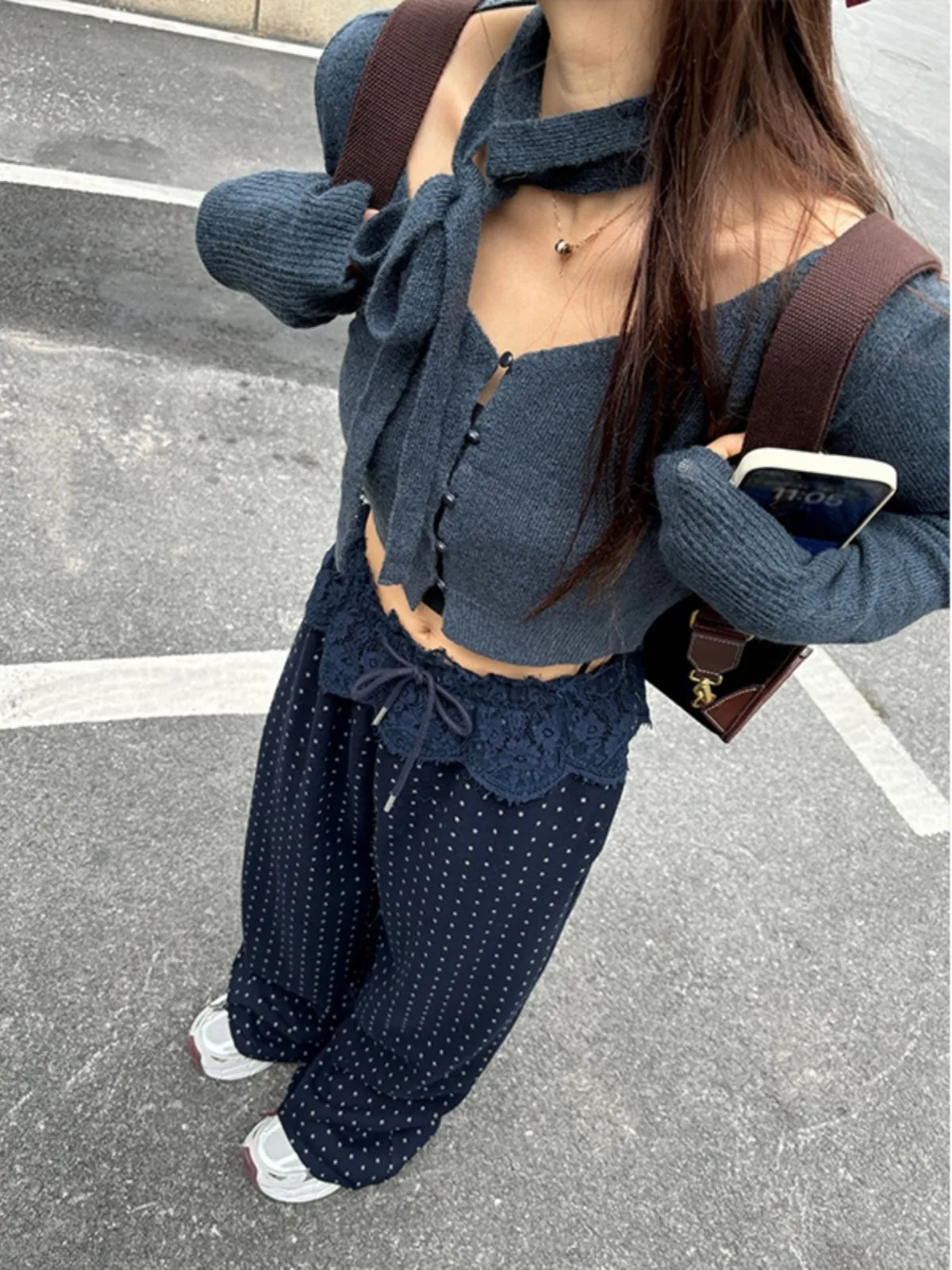 Korean Sle V-Ne Knitted Cardigan Slim Fit with Ne Strap Single Button Pure Color ort Length Commute Faion Women's S...
Korean Sle V-Ne Knitted Cardigan Slim Fit with Ne Strap Single Button Pure Color ort Length Commute Faion Women's S...