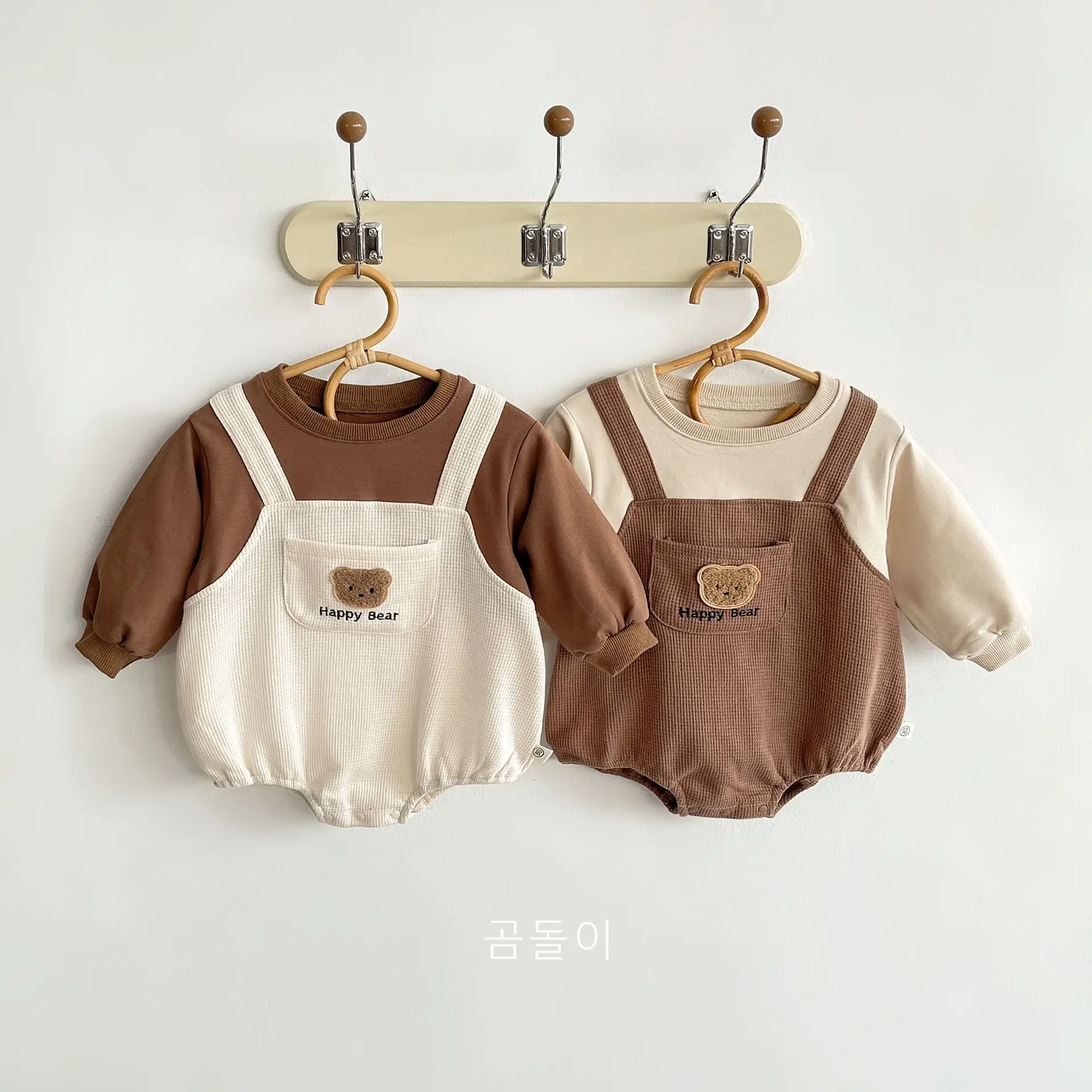 Baby long-sleeved one-piece suit, cute cartoon bear crawling suit for spring and autumn
Baby long-sleeved one-piece suit, cute cartoon bear crawling suit for spring and autumn