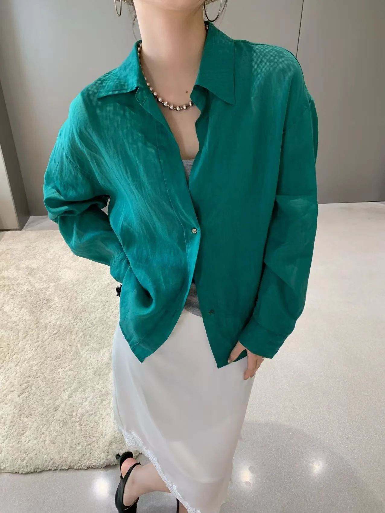Comfortable Casual Women's Shirt Breathable Loose Style for Commuting Long Sleeve Collar Button down Versatile Basic
Comfortable Casual Women's Shirt Breathable Loose Style for Commuting Long Sleeve Collar Button down Versatile Basic
