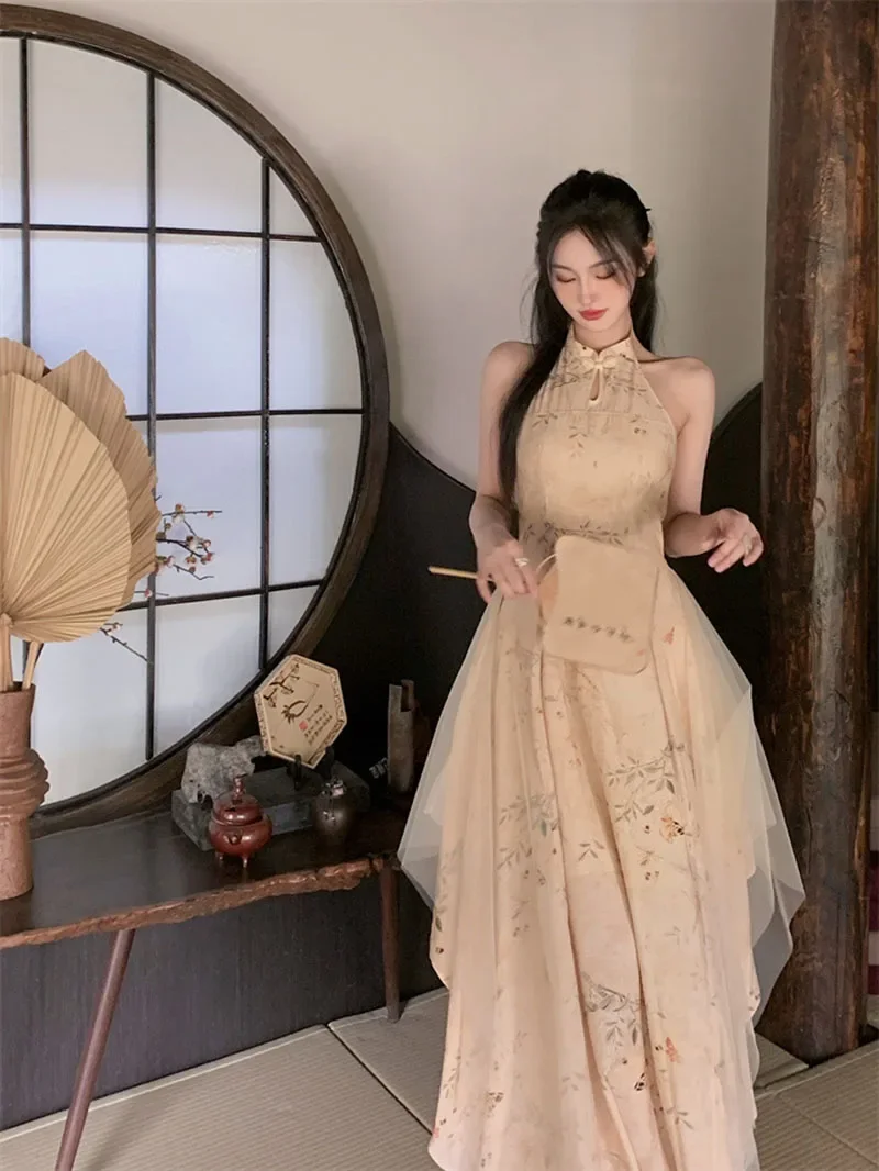 2025 Yellow Hollow Out Cheongsam Dress Fashion-look Slim Elegant Traditional Backless Dresses Sleeveless Vintage Qipao
2025 Yellow Hollow Out Cheongsam Dress Fashion-look Slim Elegant Traditional Backless Dresses Sleeveless Vintage Qipao