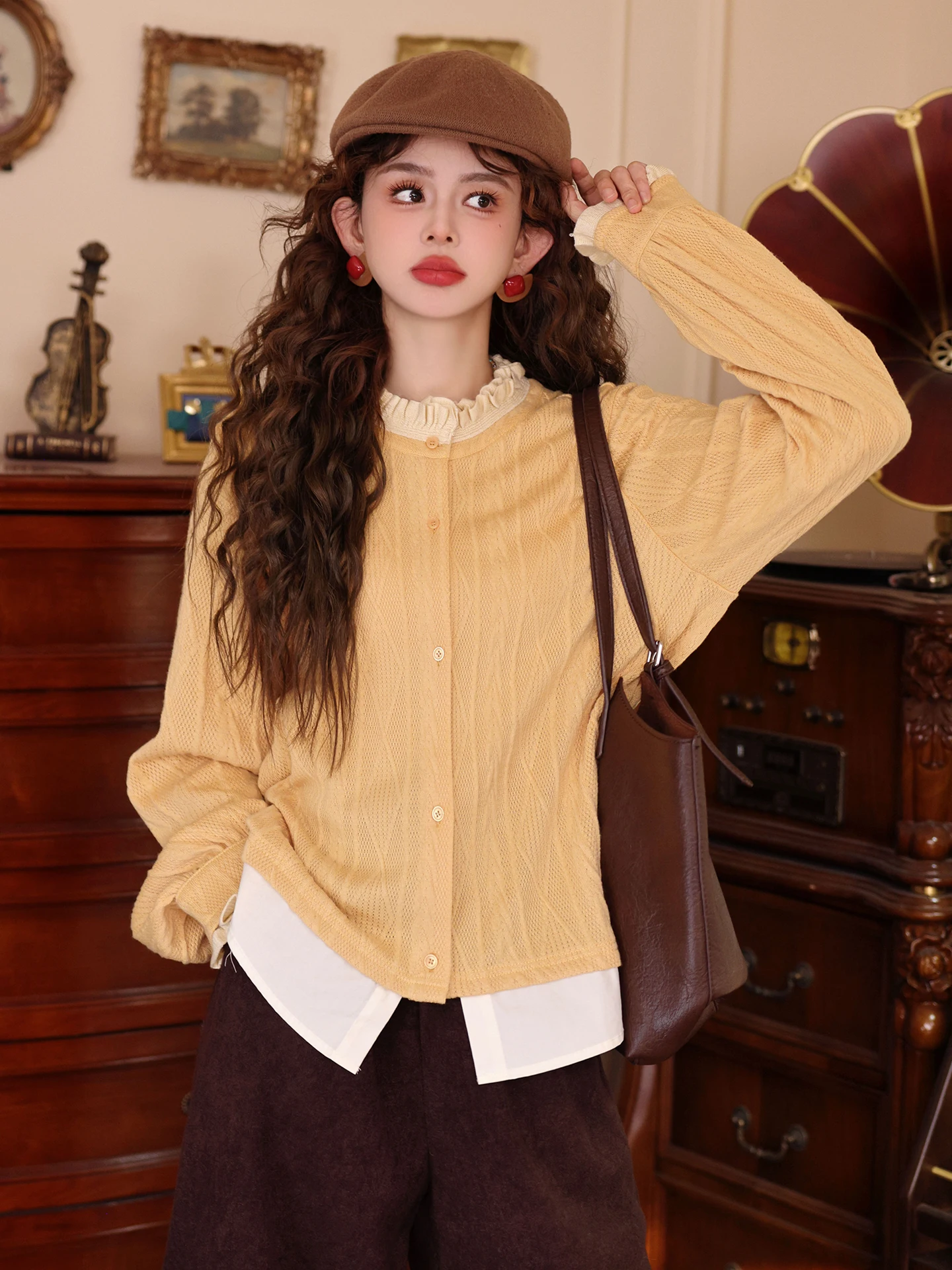 Long Sve Women's irt Chen Jiajie Fake Two-Piece Design Versatile Base Layer Top Comfortable Breathable Polyester
Long Sve Women's irt Chen Jiajie Fake Two-Piece Design Versatile Base Layer Top Comfortable Breathable Polyester