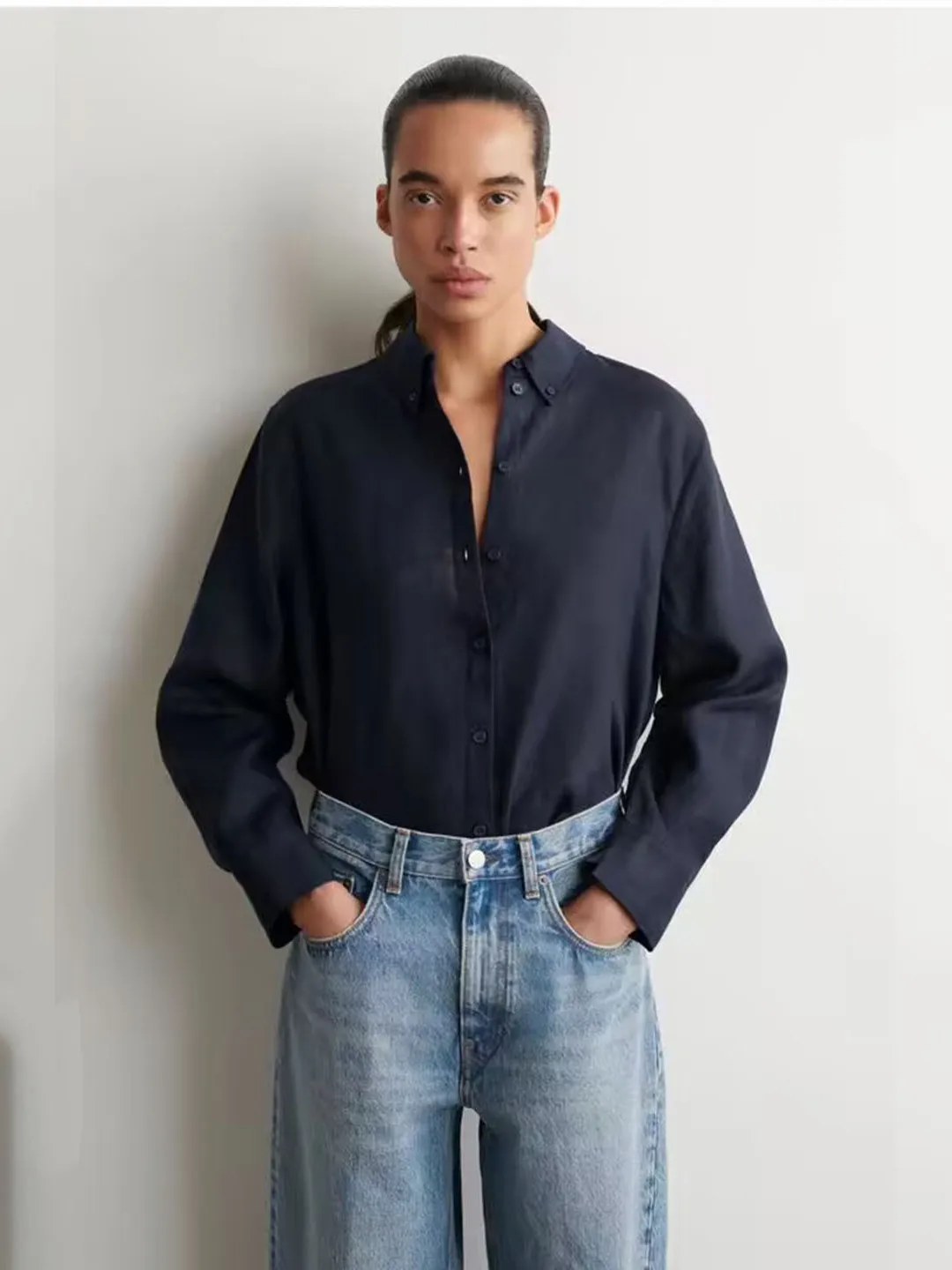 Casual Loose Linen Long Sleeve Shirt Women's Summer New Style Commute Style Straight Cut Button Detail Simple Design Blue Shirt
Casual Loose Linen Long Sleeve Shirt Women's Summer New Style Commute Style Straight Cut Button Detail Simple Design Blue Shirt