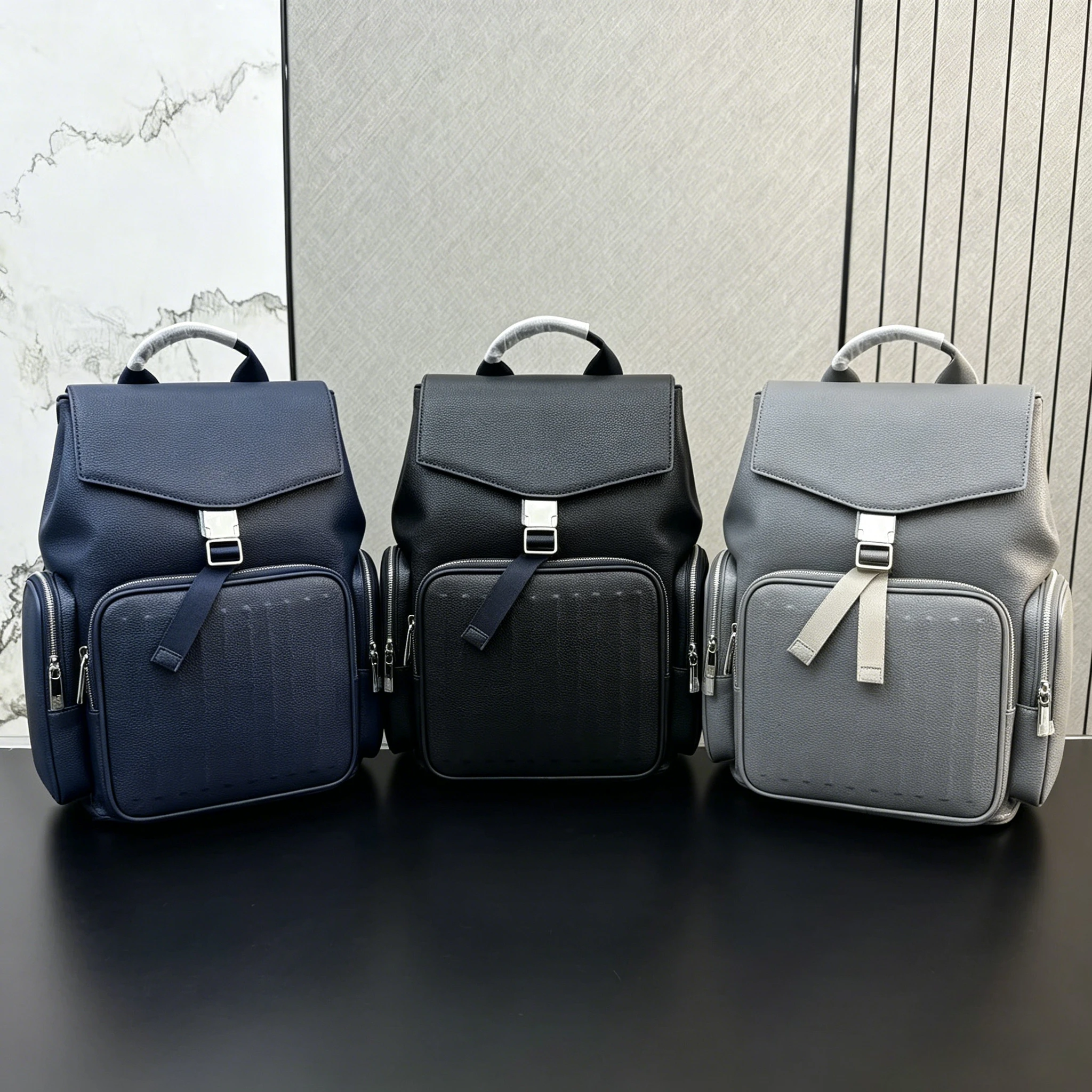 High End Solid Color Leather Waterproof Laptop Bag Casual Commuting Gifts Handbag Fashion Business Travel Men Backpack
High End Solid Color Leather Waterproof Laptop Bag Casual Commuting Gifts Handbag Fashion Business Travel Men Backpack