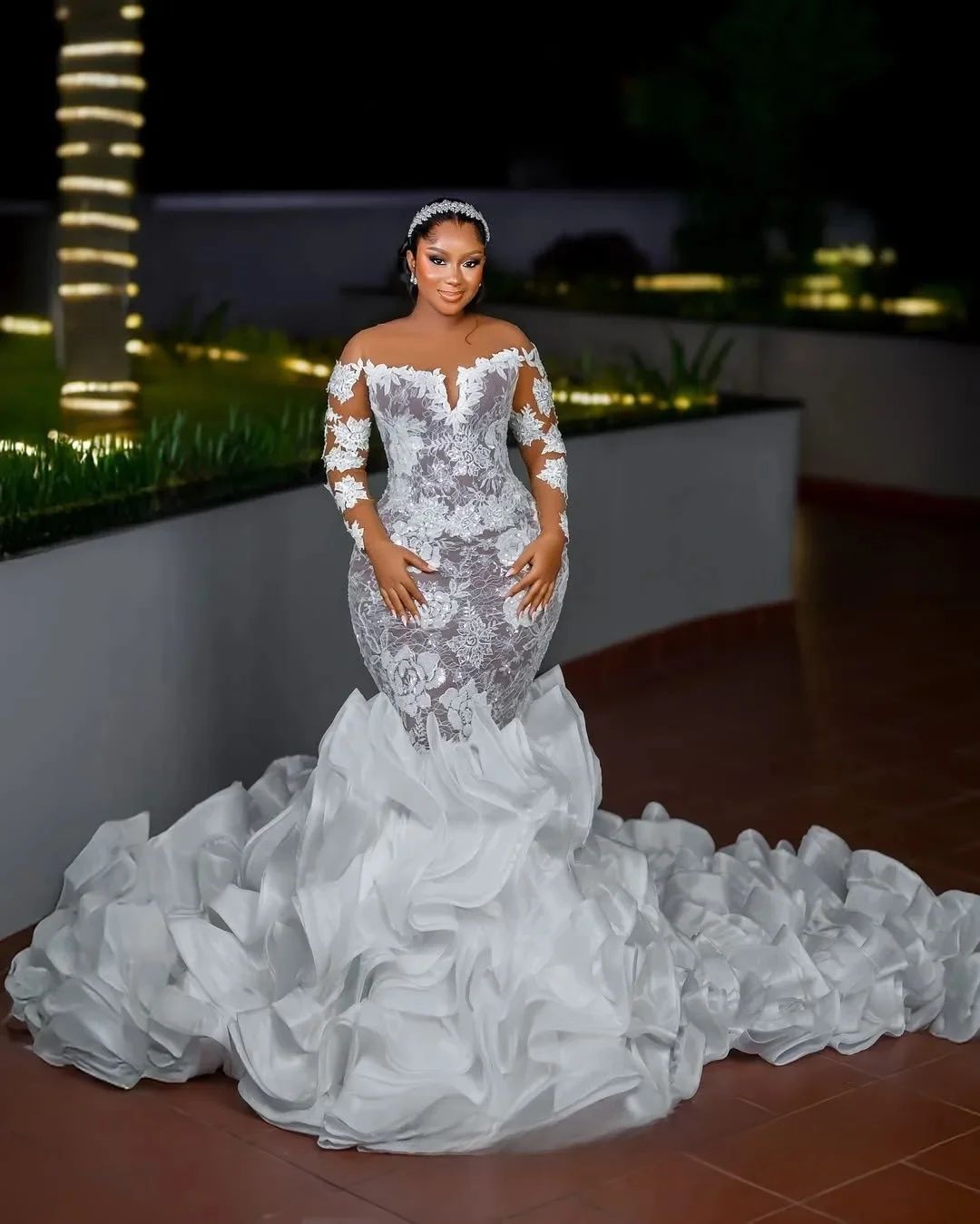 Customized Plus Size Mermaid Wedding Dress Bridal Gowns for Bride Illusion Detachable Train Long Sleeves Beaded Lace Crystals
Customized Plus Size Mermaid Wedding Dress Bridal Gowns for Bride Illusion Detachable Train Long Sleeves Beaded Lace Crystals