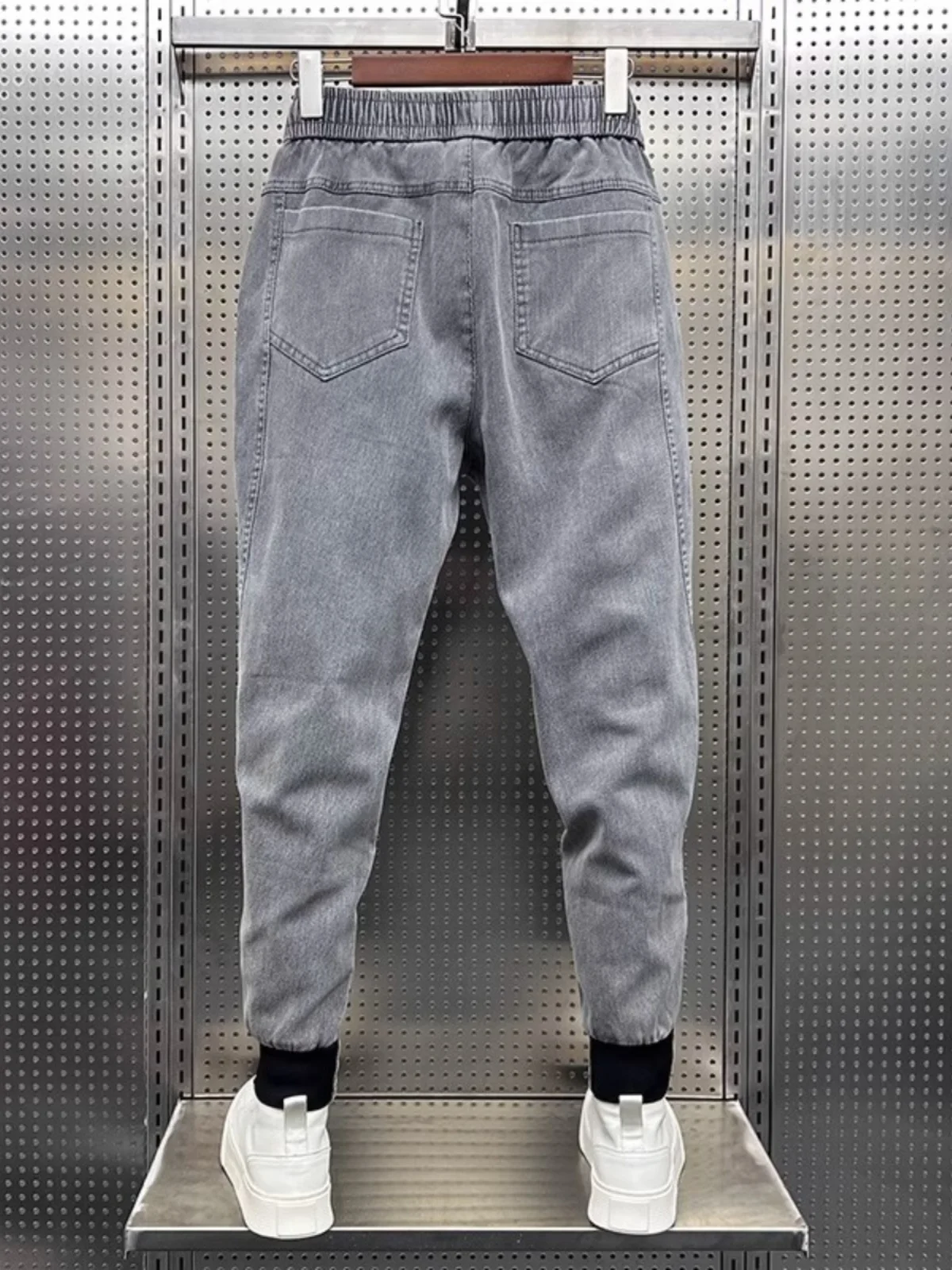 Модные мужские джинсы с подкладкой, зауженные, на шнурке, повседневные длинные брюки, однотонные, осенне-зимние, для подростков
Модные мужские джинсы с подкладкой, зауженные, на шнурке, повседневные длинные брюки, однотонные, осенне-зимние, для подростков