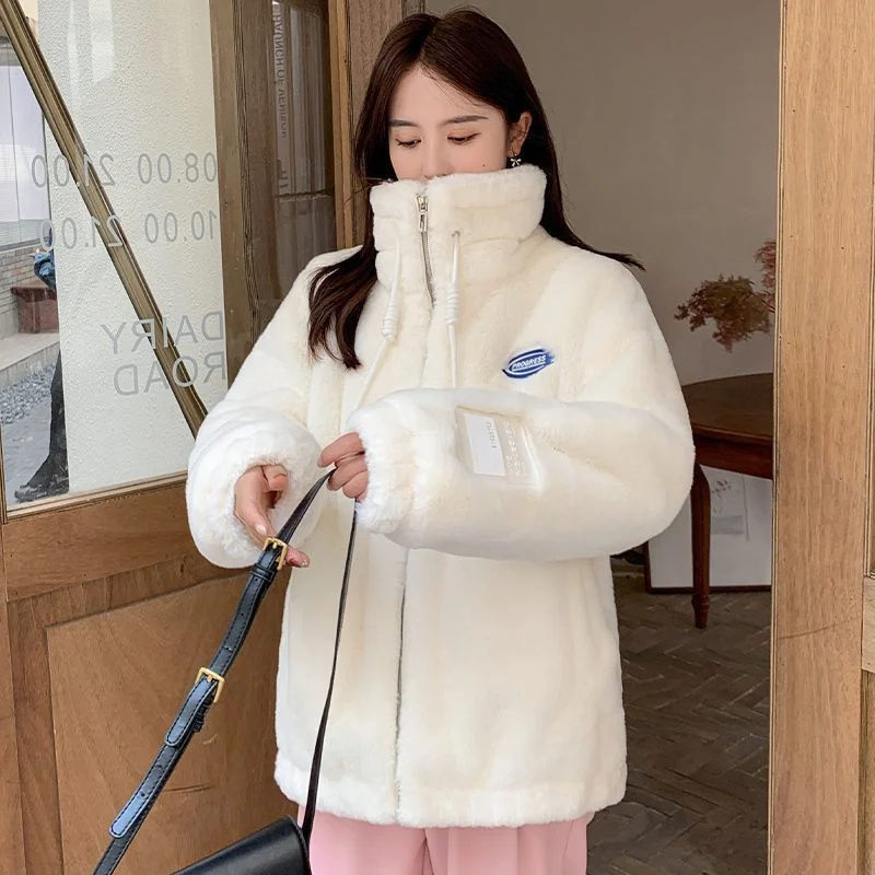 Женская зимняя новинка 2025 года, модная однотонная свободная универсальная повседневная куртка с длинными рукавами и воротником-стойкой на молнии с карманом
Женская зимняя новинка 2025 года, модная однотонная свободная универсальная повседневная куртка с длинными рукавами и воротником-стойкой на молнии с карманом