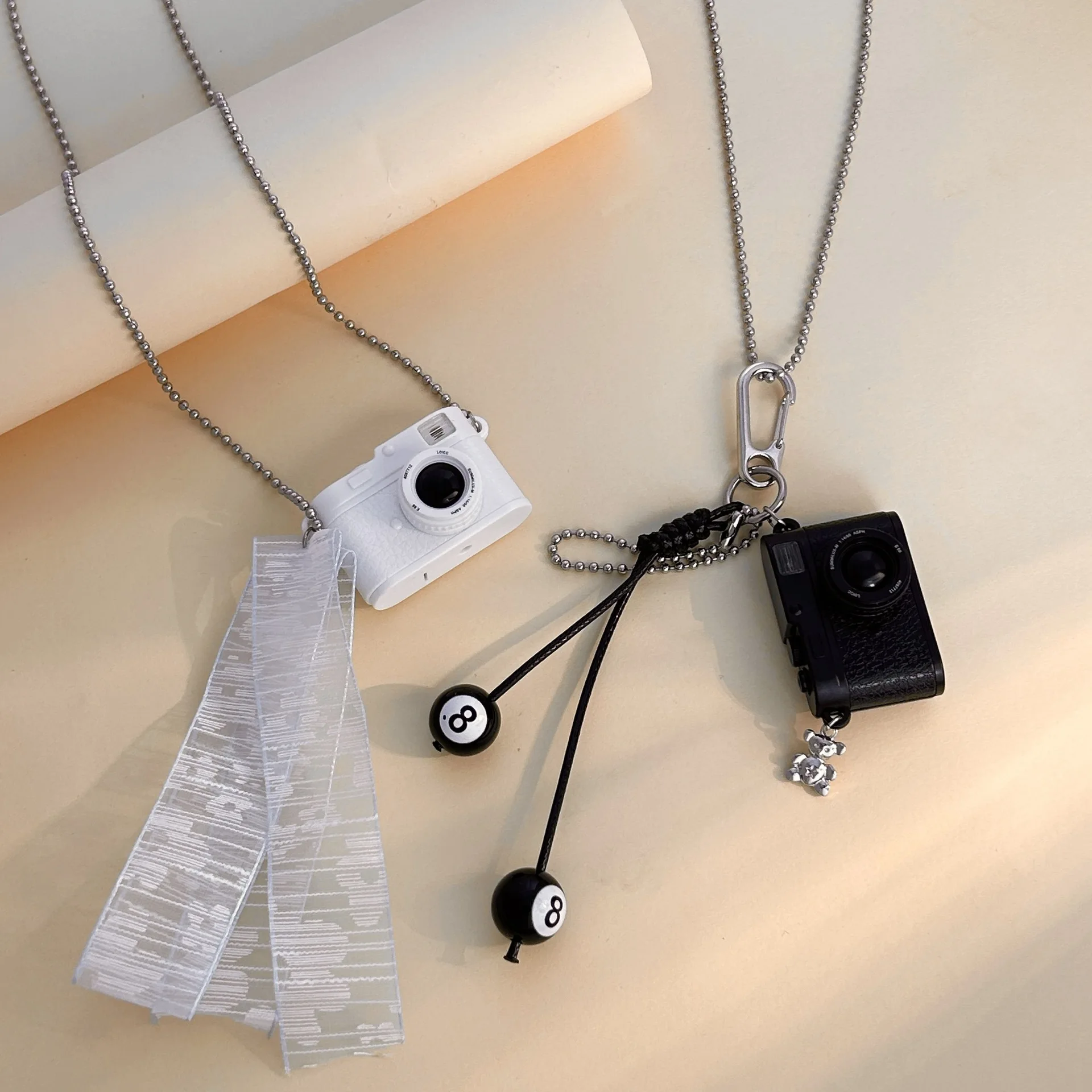 Stainless steel long personality hip-hop flash camera pendant necklace for girls' summer holiday atmosphere dress necklace
Stainless steel long personality hip-hop flash camera pendant necklace for girls' summer holiday atmosphere dress necklace