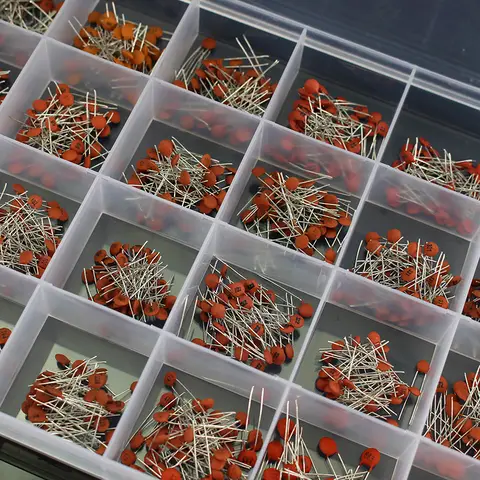 300/960pcs Ceramic Capacitors Kit 2pF-0.1uF Electronic Components Package Capacitor Assorted Samples Diy Kit