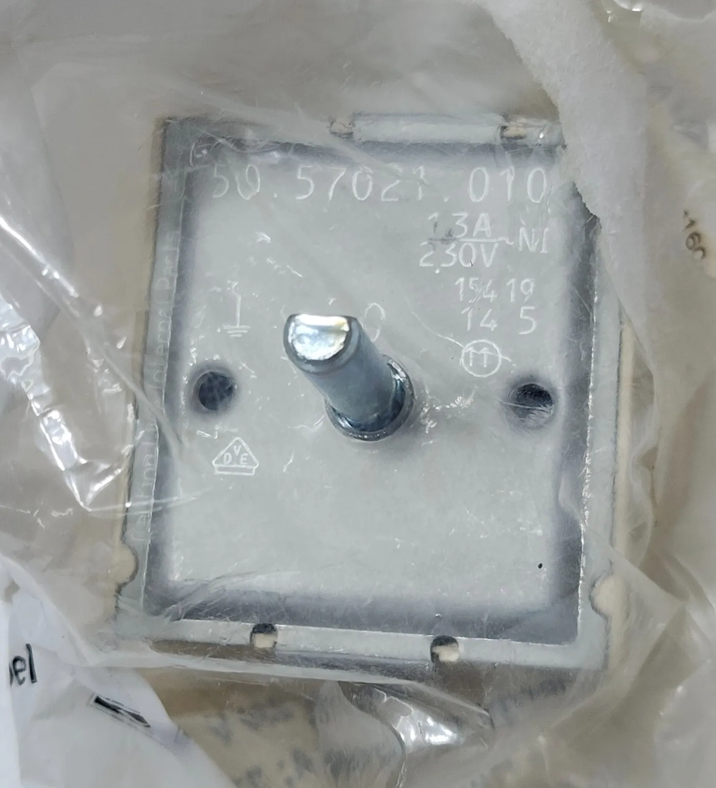 2x MKN 203160 Energy controller 13A 230V 50.57021.010
2x MKN 203160 Energy controller 13A 230V 50.57021.010