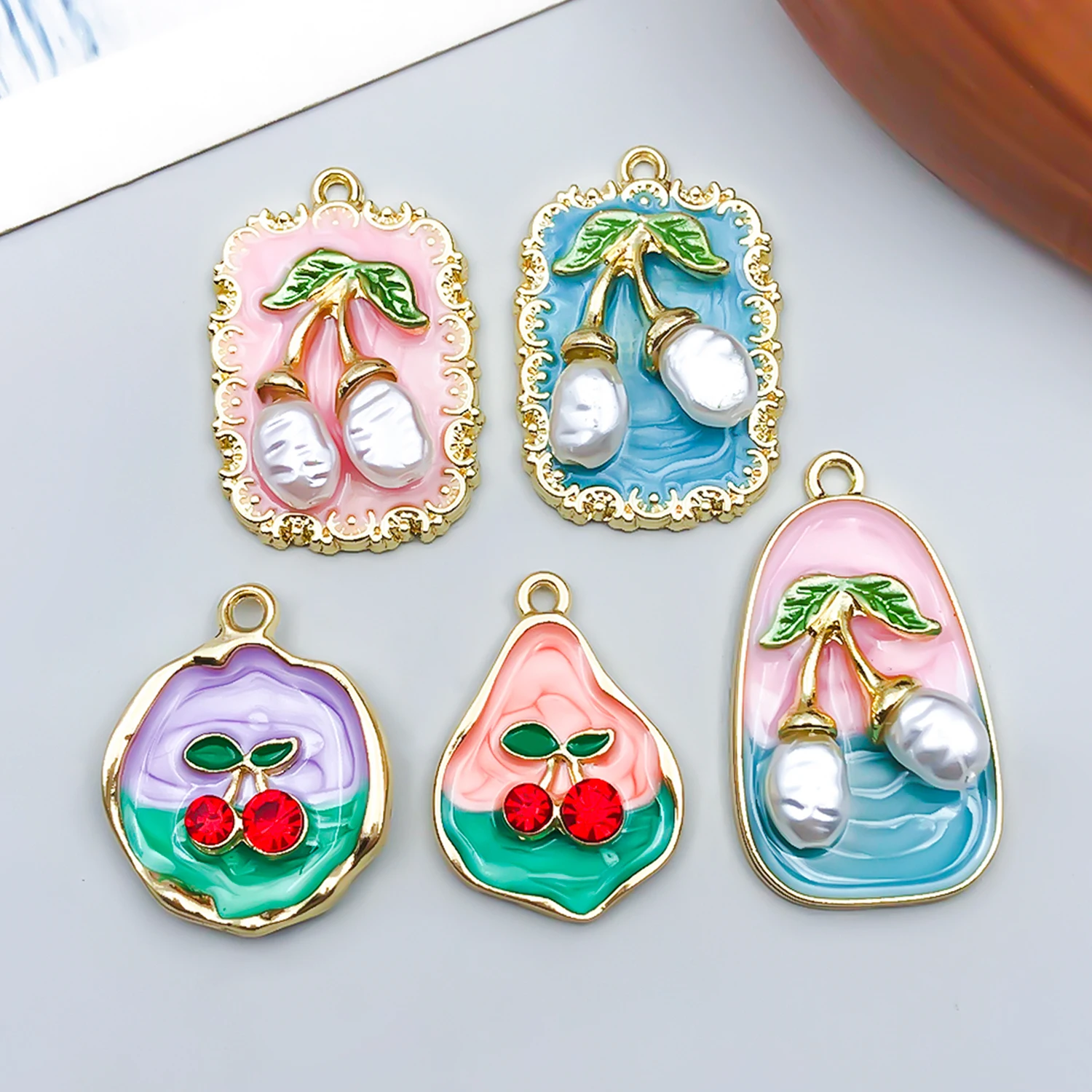 5 шт., сплав, эмаль, картина маслом, вишня, кулон, изготовление ювелирных изделий, брелок «сделай сам», серьги, подвески для ювелирных изделий, браслеты, ожерелье
5 шт., сплав, эмаль, картина маслом, вишня, кулон, изготовление ювелирных изделий, брелок «сделай сам», серьги, подвески для ювелирных изделий, браслеты, ожерелье