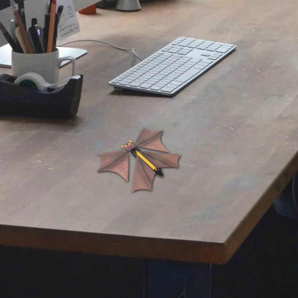 8pcs Flying Bat Wind Up Halloween Prank Surprise Joke Gift Sturdy Plastic Decorative Pendant For Party Games Trick Prop
8pcs Flying Bat Wind Up Halloween Prank Surprise Joke Gift Sturdy Plastic Decorative Pendant For Party Games Trick Prop