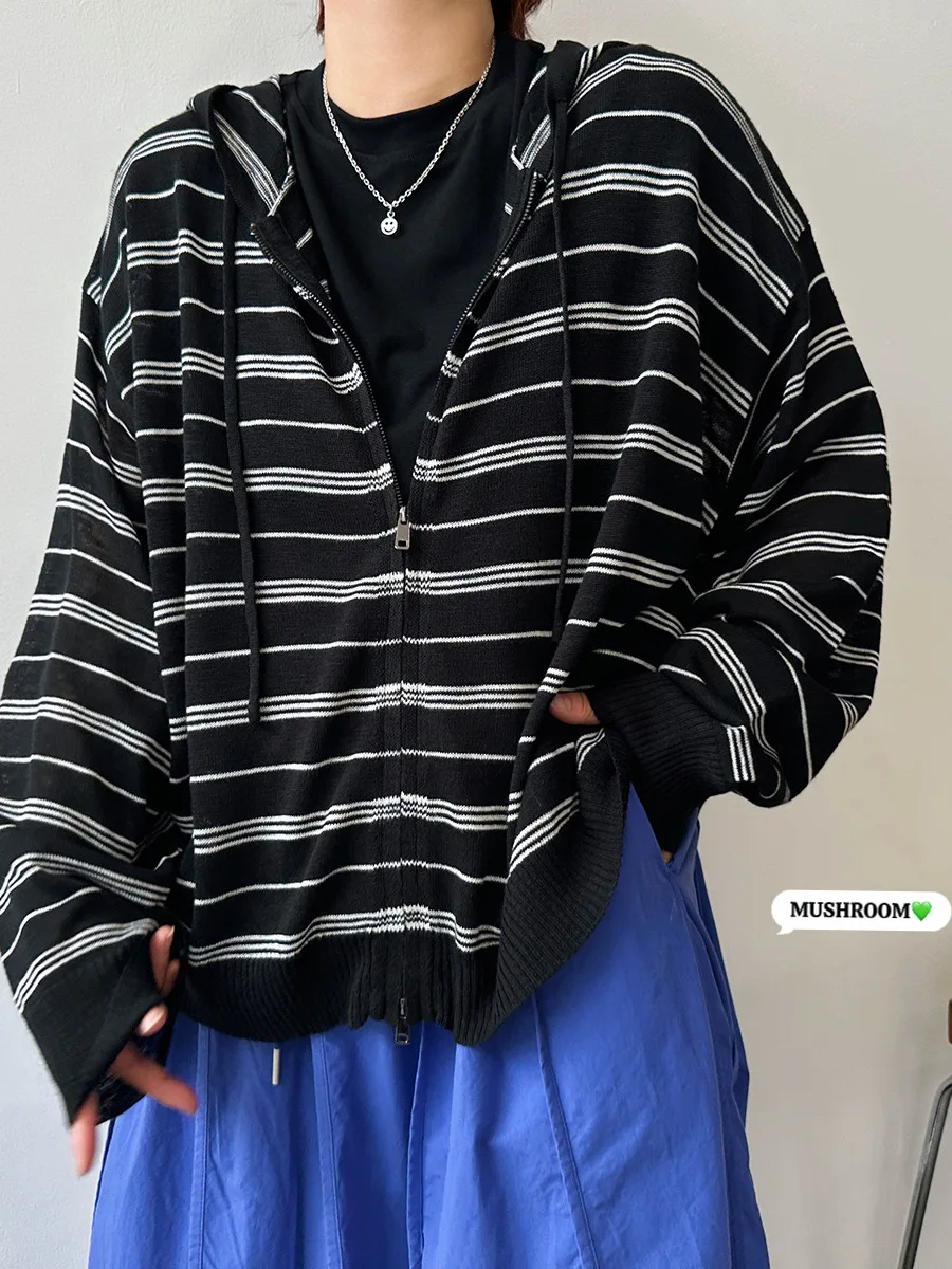 Casual Style Striped Hooded Knitted Open Cardigan Women's Fashion Black White Loose Fit Spring 2026 New Arrival Korean Retro
Casual Style Striped Hooded Knitted Open Cardigan Women's Fashion Black White Loose Fit Spring 2026 New Arrival Korean Retro