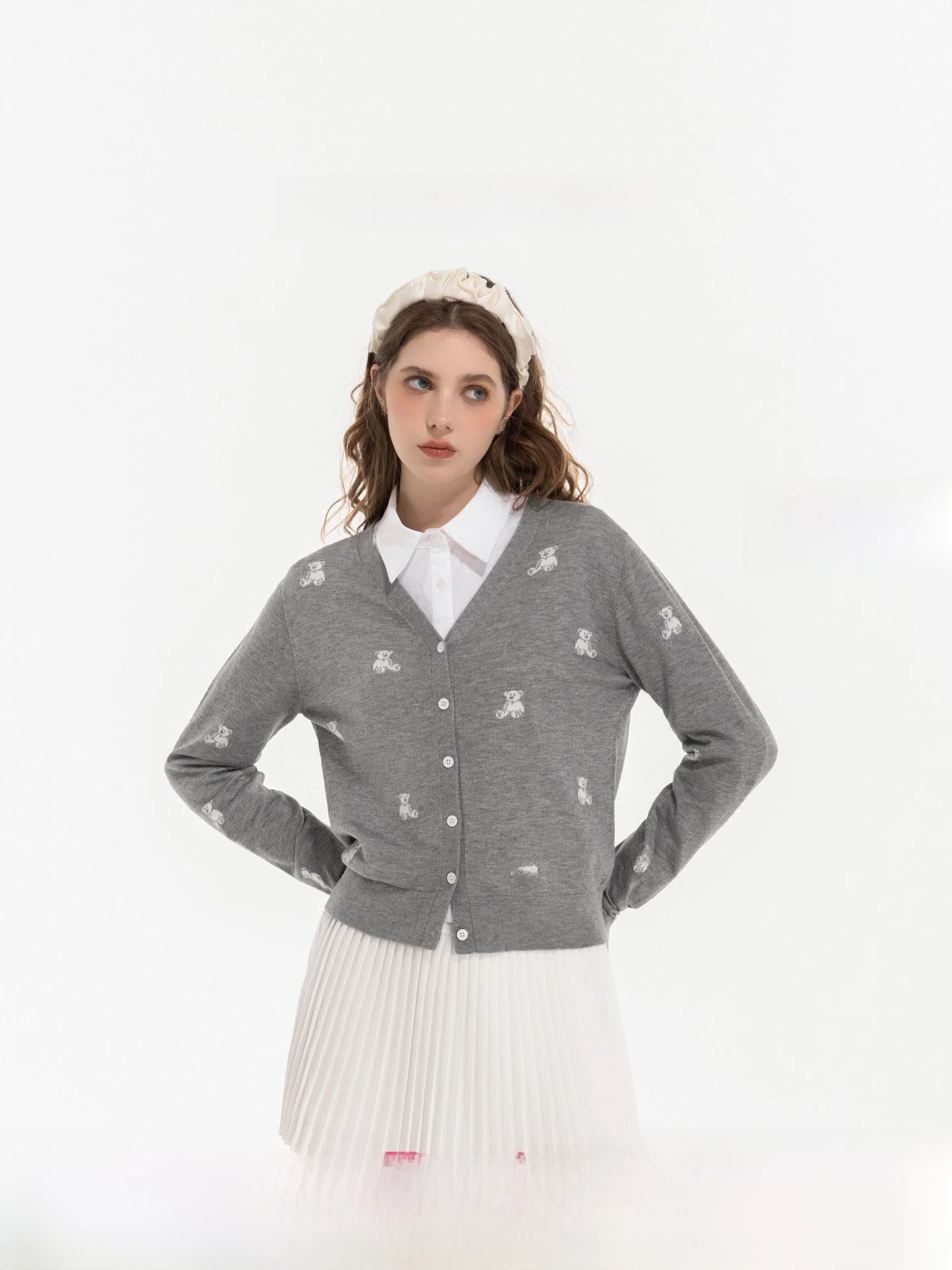 Noisy Teddy26 Spring New Cute Knitted Bear Ladies V-ne Long Sve Open Cardigan Faionable Versatile Casual Sle Knitted...
Noisy Teddy26 Spring New Cute Knitted Bear Ladies V-ne Long Sve Open Cardigan Faionable Versatile Casual Sle Knitted...