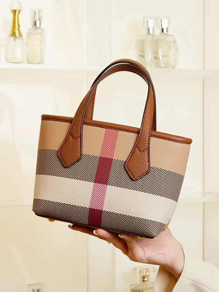 ManyKostGivan Retro Faion Cheered Color Blo Handbag Women's New 2025 Crossbody oulder Bag Soft Buet ape
ManyKostGivan Retro Faion Cheered Color Blo Handbag Women's New 2025 Crossbody oulder Bag Soft Buet ape