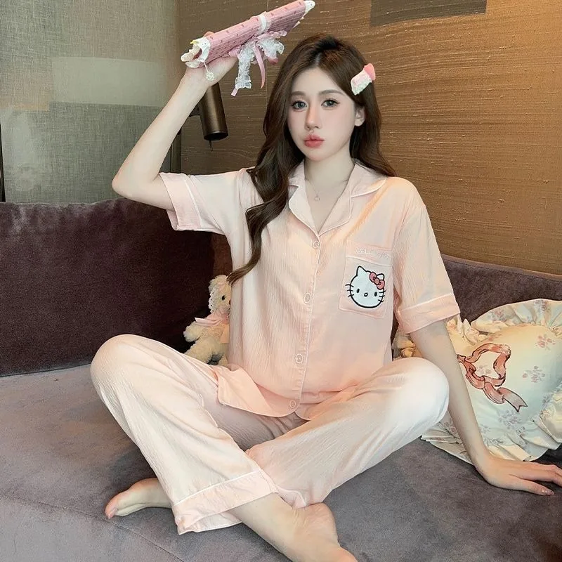 Summer new pink lapel collar cartoon Hello Kitty pajamas short sleeves short trousers can go out loungewear three-piece set
Summer new pink lapel collar cartoon Hello Kitty pajamas short sleeves short trousers can go out loungewear three-piece set