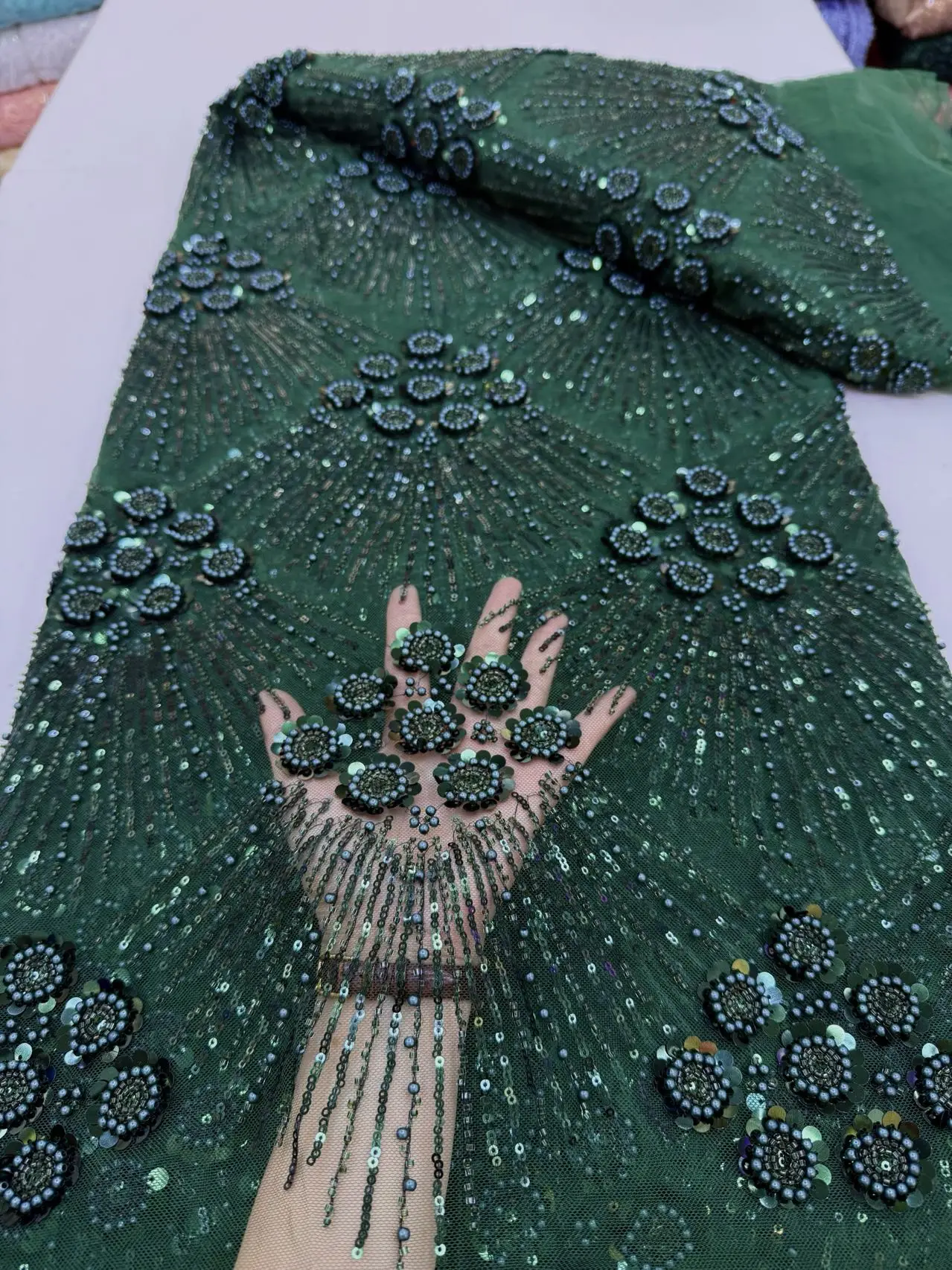 2025Nigerian African French Guipure Tulle Lace Fabric Sequins Beaded Embroidery for Luxury Wedding Party BridalGowns Dress 5Yard
2025Nigerian African French Guipure Tulle Lace Fabric Sequins Beaded Embroidery for Luxury Wedding Party BridalGowns Dress 5Yard