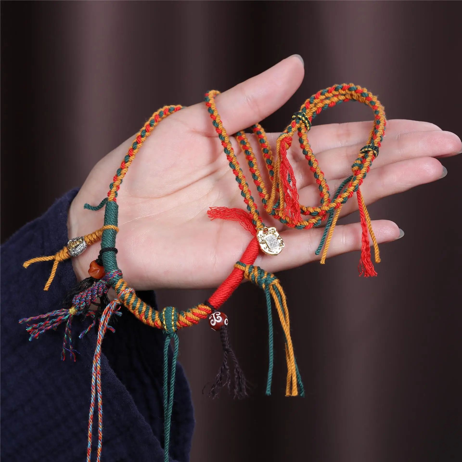 Pendant Hanging Hand Woven Ethnic Style Tangka Buddha Head Guanyin Necklace Rope Tibetan Adjustable Sweater Chain Lucky Jewelry
Pendant Hanging Hand Woven Ethnic Style Tangka Buddha Head Guanyin Necklace Rope Tibetan Adjustable Sweater Chain Lucky Jewelry