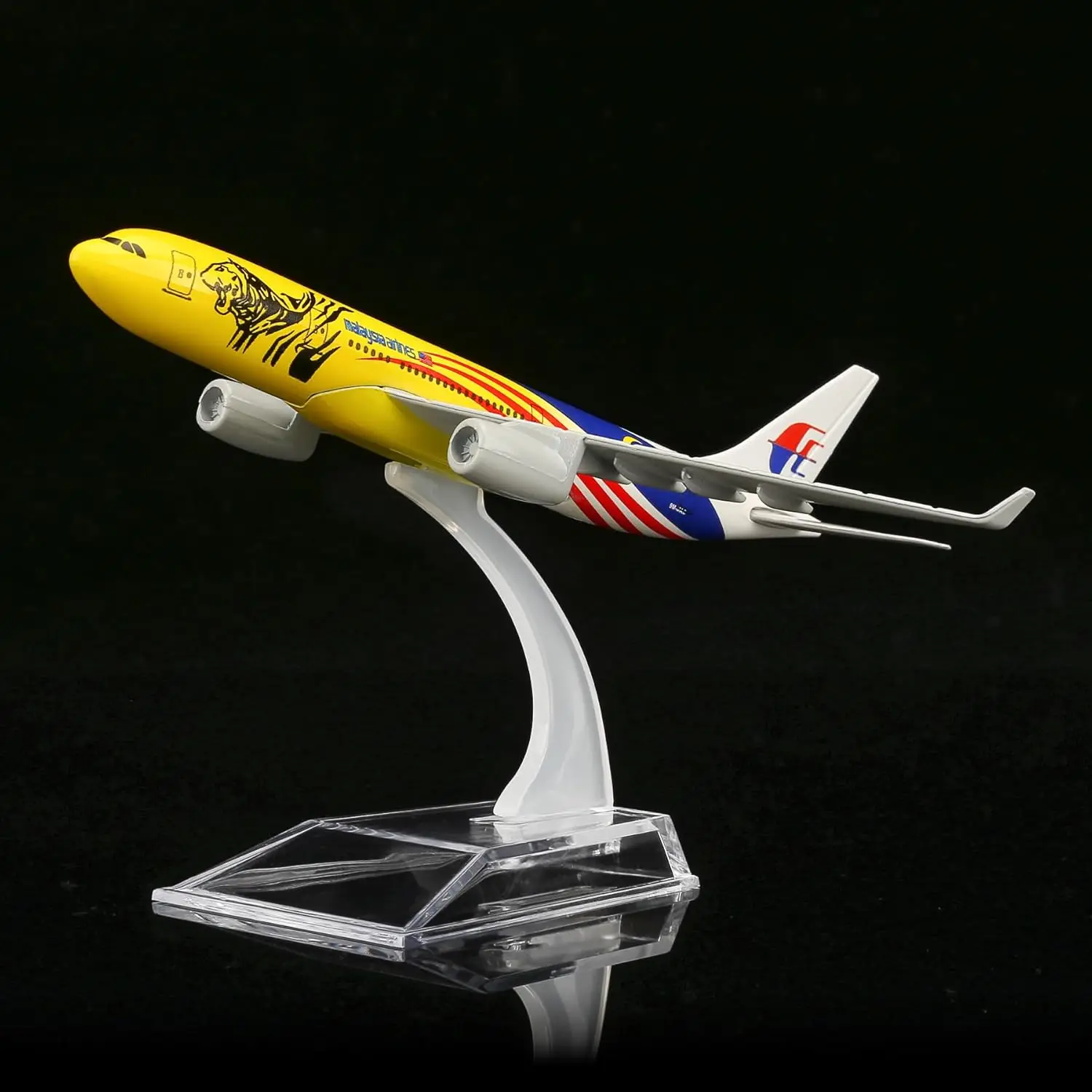 1/400 Scale Malaysia Yellow Tiger A330 16cm Alloy Airplane Model Toy Kit with Stand for Collections and Displays or Boys Gift
1/400 Scale Malaysia Yellow Tiger A330 16cm Alloy Airplane Model Toy Kit with Stand for Collections and Displays or Boys Gift