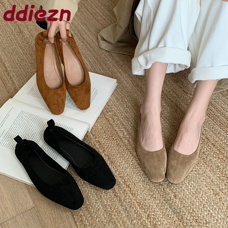 Женские роскошные женские туфли на плоской подошве с квадратным носком, мягкая обувь без шнуровки, модная обувь из флока на плоской подошве с обувью для женщин
Женские роскошные женские туфли на плоской подошве с квадратным носком, мягкая обувь без шнуровки, модная обувь из флока на плоской подошве с обувью для женщин