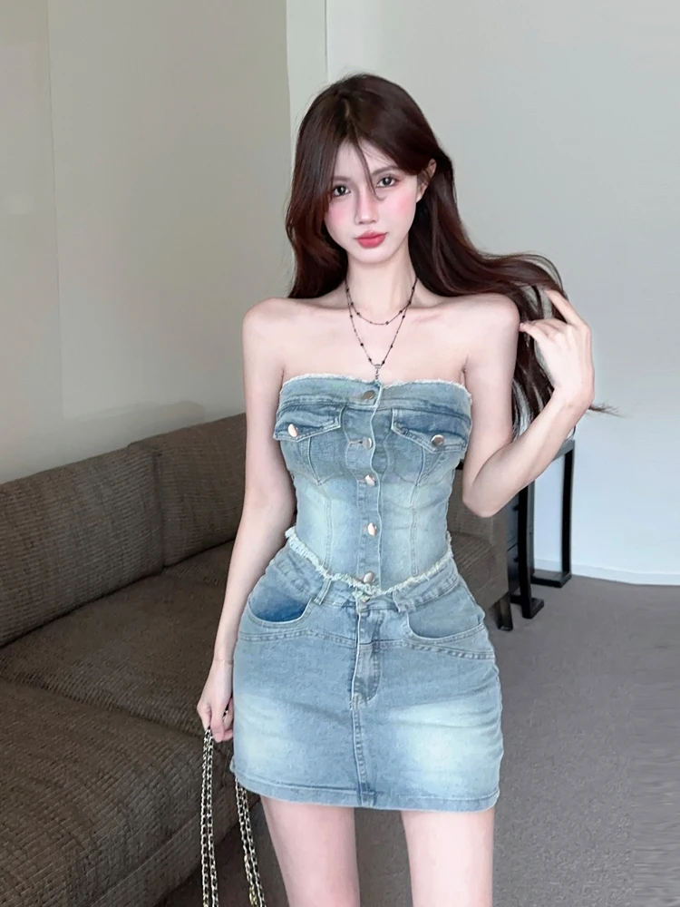 Stylish Sexy Girl Style Sleeveless Single Button Frayed Jeans Tube Top And Skirt Set High Waist Slim Fit Casual Summer Outfit
Stylish Sexy Girl Style Sleeveless Single Button Frayed Jeans Tube Top And Skirt Set High Waist Slim Fit Casual Summer Outfit