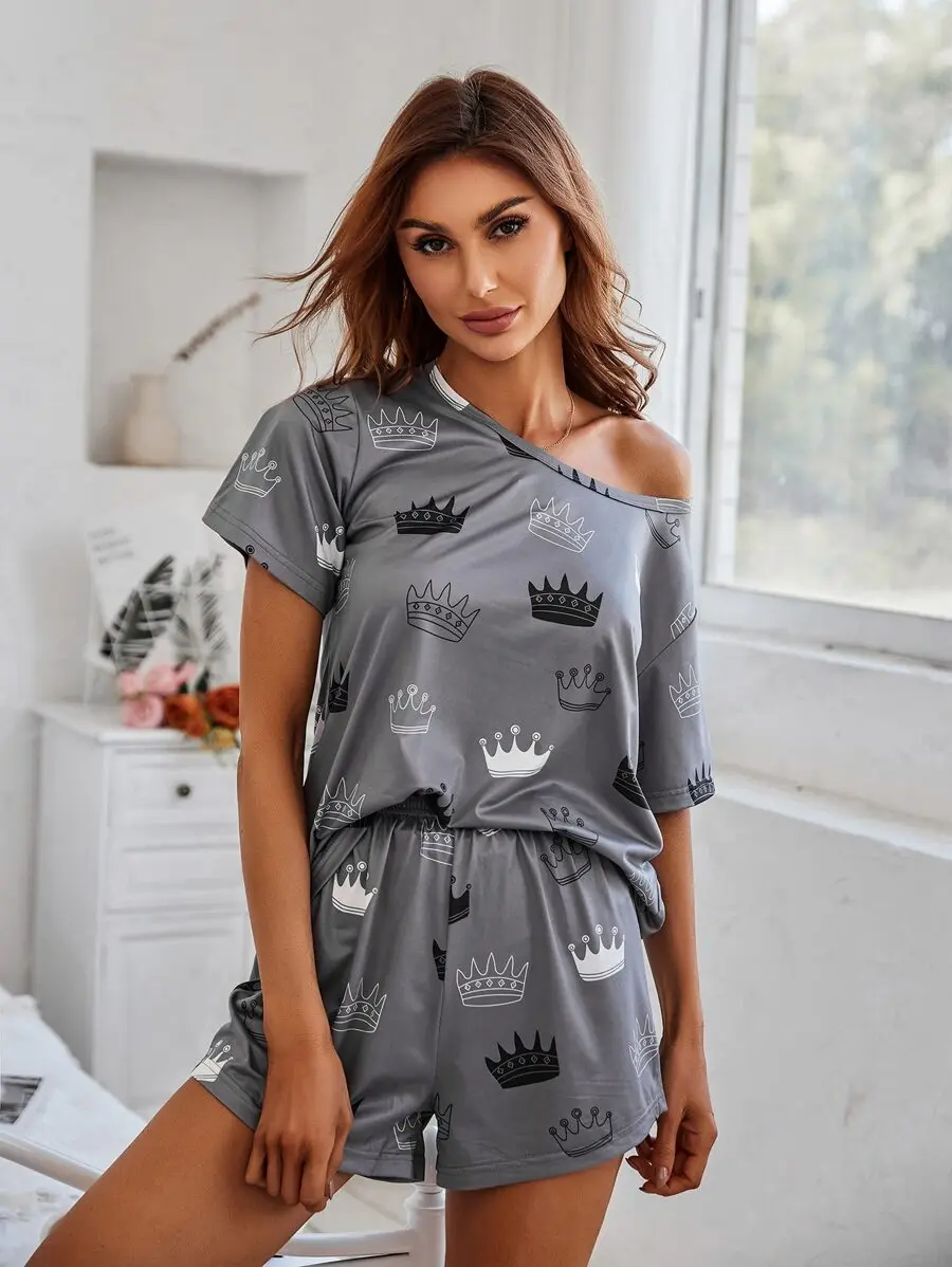 Crown Print Off-Shoulder Pajama Set For Women
Crown Print Off-Shoulder Pajama Set For Women