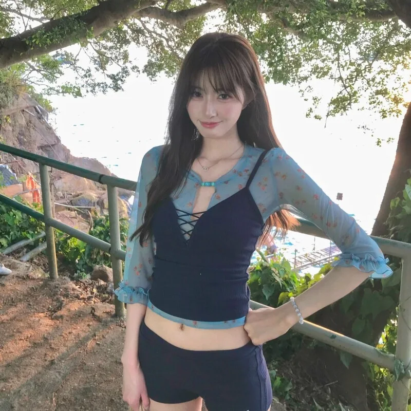 Floral Mesh Short-sleeved T-shirt Women's Slim and Thin Sling Vest Set Summer
Floral Mesh Short-sleeved T-shirt Women's Slim and Thin Sling Vest Set Summer