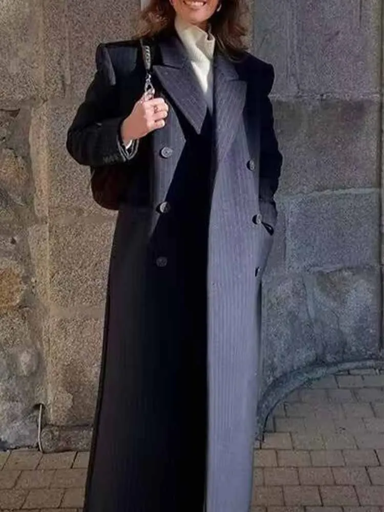 European and American style women's new fashion commuter style versatile double-breasted striped long coat/jacket.
European and American style women's new fashion commuter style versatile double-breasted striped long coat/jacket.