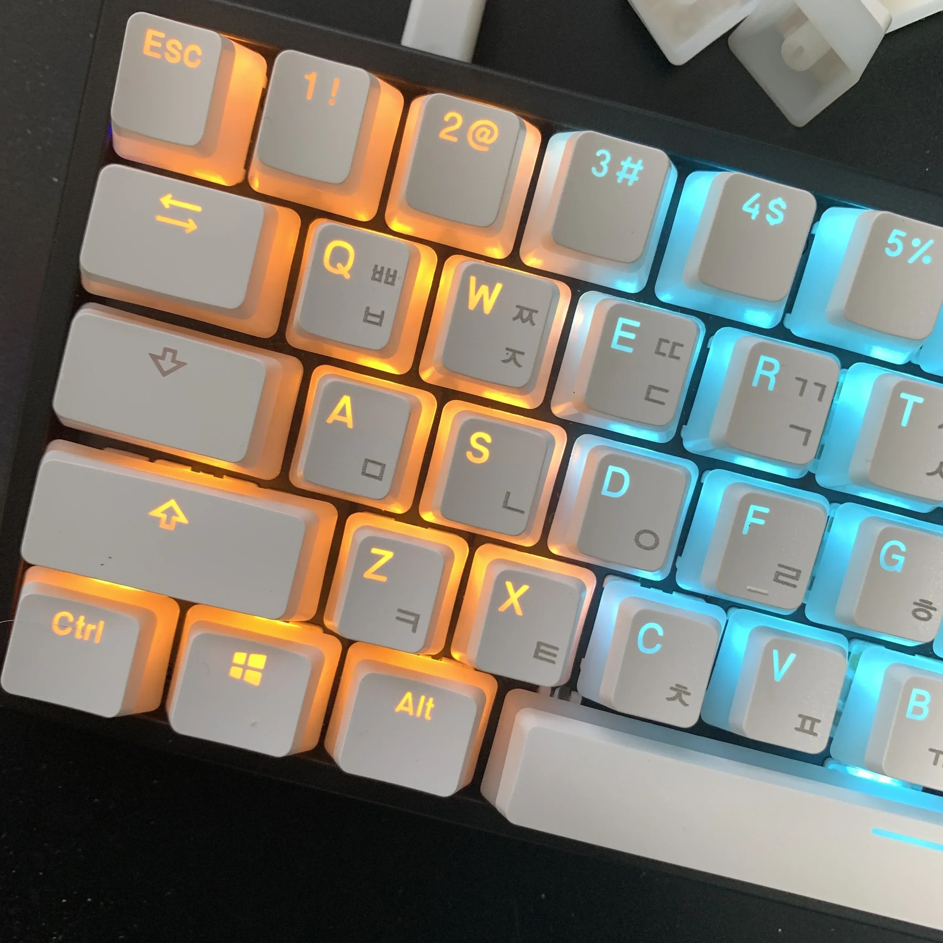 Hangul Keycap Korean Layout Keycap Pudding Keycaps Set Profile for Gaming Mechanical Keyboard for Cherry MX Switch
Hangul Keycap Korean Layout Keycap Pudding Keycaps Set Profile for Gaming Mechanical Keyboard for Cherry MX Switch