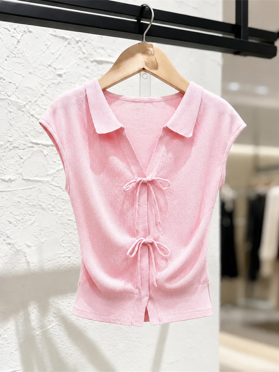 Sweet Knot Ice Silk Short Sleeve Knitted Top Comfortable Summer Fashion Anti-Uv Clothes for Women Straight Cut Style
Sweet Knot Ice Silk Short Sleeve Knitted Top Comfortable Summer Fashion Anti-Uv Clothes for Women Straight Cut Style
