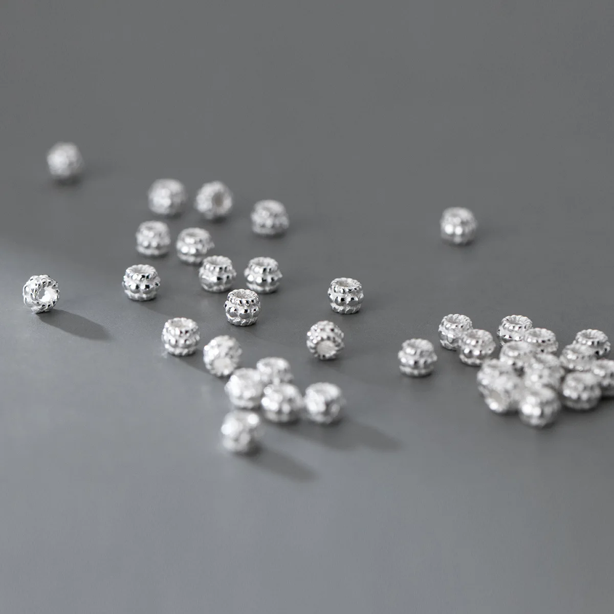 100% Real Sterling 925 Silver Through-hole Septal Beads Charm Flower Pattern Diy Material Accessory For Bracelet Necklace S0443
100% Real Sterling 925 Silver Through-hole Septal Beads Charm Flower Pattern Diy Material Accessory For Bracelet Necklace S0443