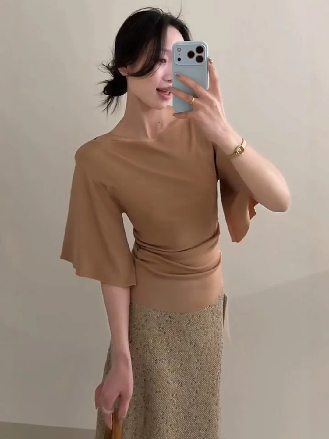 Elegant Knitted Asymmetrical Shoulder Batwing Sleeve T-Shirt Women Summer Slim Fit Folded Waist Luxury Shirt Young Lady Top
Elegant Knitted Asymmetrical Shoulder Batwing Sleeve T-Shirt Women Summer Slim Fit Folded Waist Luxury Shirt Young Lady Top