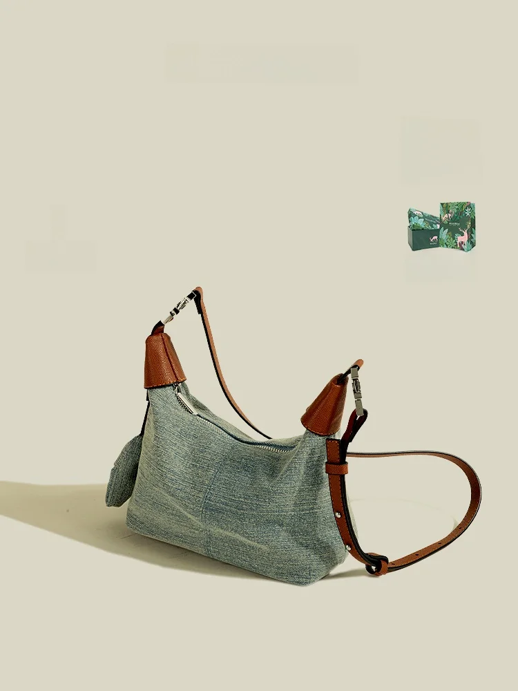 MuziKai Large Capacity Denim Crossbody Pillow Bag Women's Fashionable Versatile Handbag Shoulder Bag for Daily Use
MuziKai Large Capacity Denim Crossbody Pillow Bag Women's Fashionable Versatile Handbag Shoulder Bag for Daily Use