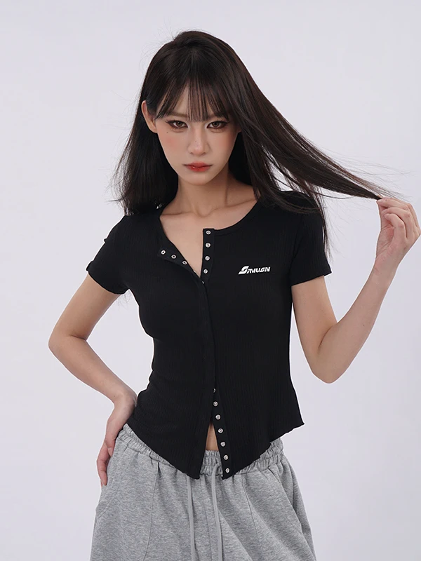 Black Short Sleeve Embroidered Slim Fit T-Shirt Women Summer Dance Street Style Moisture Wicking Button round Neck Top
Black Short Sleeve Embroidered Slim Fit T-Shirt Women Summer Dance Street Style Moisture Wicking Button round Neck Top