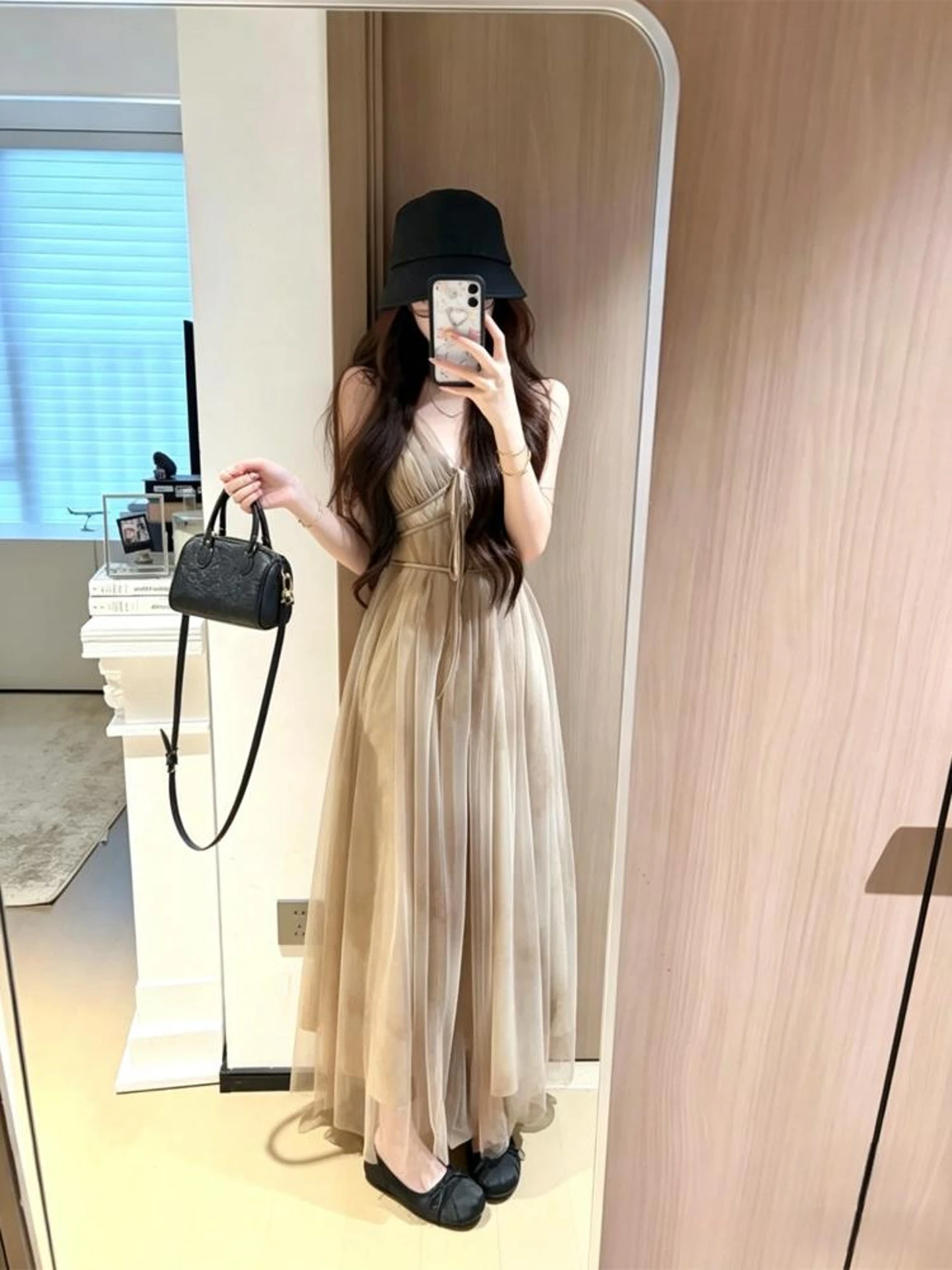 Summer 2026 Korean Style Long V-Neck Gown with Gradient Mesh Belt Design Women's Dress Casual Loose Fit A-Line Skirt
Summer 2026 Korean Style Long V-Neck Gown with Gradient Mesh Belt Design Women's Dress Casual Loose Fit A-Line Skirt