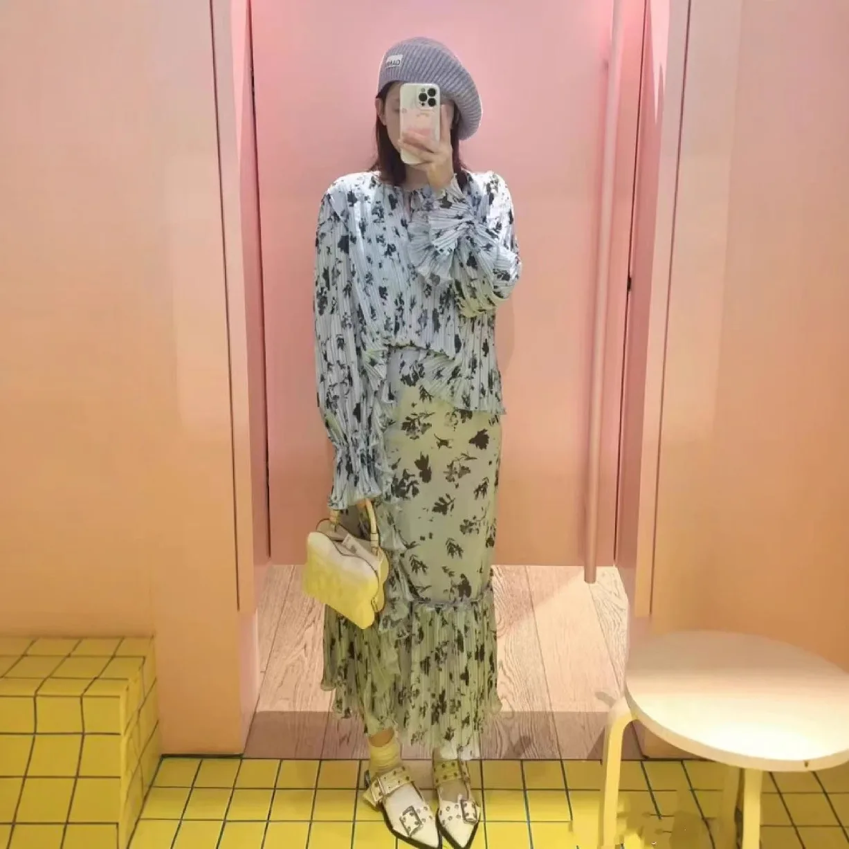 Свободная блузка из полиэфирного волокна в скандинавском стиле с кружевными рукавами и плиссированным дизайном, новинка осени-зимы
Свободная блузка из полиэфирного волокна в скандинавском стиле с кружевными рукавами и плиссированным дизайном, новинка осени-зимы