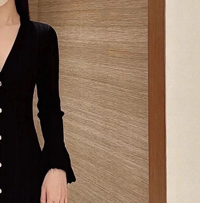 Women's V-neck slim knit dress long sleeved luxury party women's midi robe
Women's V-neck slim knit dress long sleeved luxury party women's midi robe