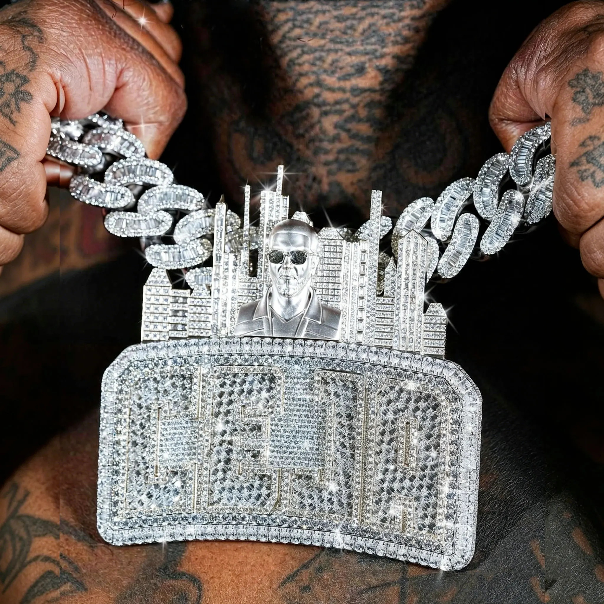 Men's Jewelry Hip Hop Chain 3D City Landscape The letter 'CEJA' Pendant Chest Necklace Meaning commemorative gift, birthday gift
Men's Jewelry Hip Hop Chain 3D City Landscape The letter 'CEJA' Pendant Chest Necklace Meaning commemorative gift, birthday gift