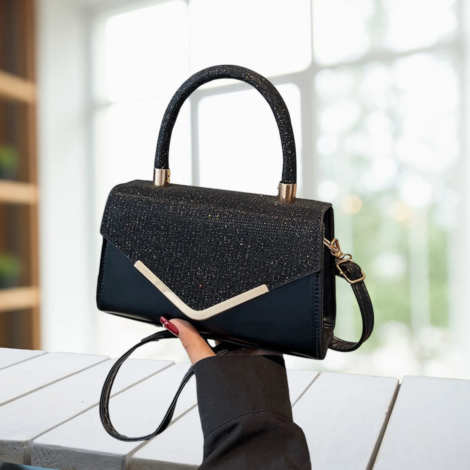 Stylish Black Leather Shoulder Bag with Silver Accents Chic Crossbody Purse for Work Travel and Everyday Use
Stylish Black Leather Shoulder Bag with Silver Accents Chic Crossbody Purse for Work Travel and Everyday Use