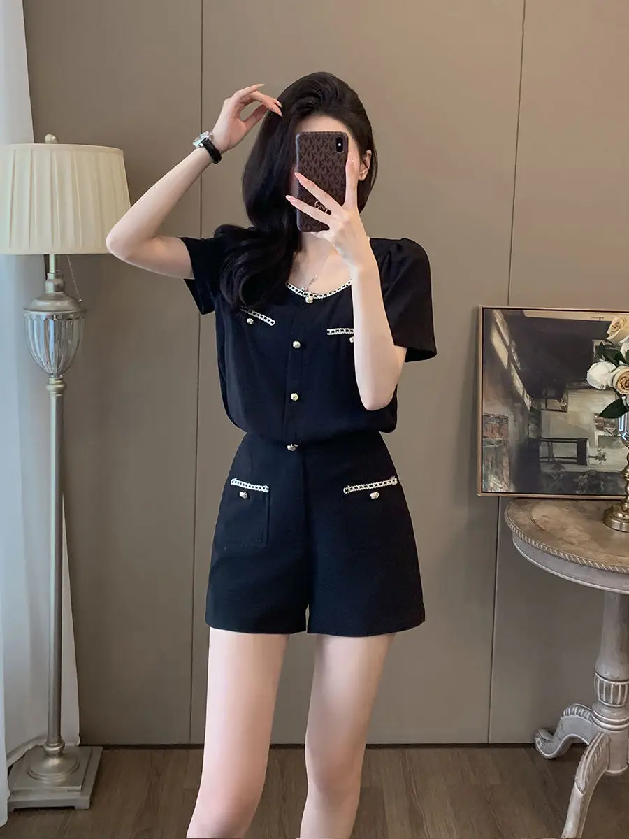Black Top and Bottom Chic Elegant Button Short Sets for Women 2 Pieces Luxury Woman Shorts Tailorin Outfit New Products Full Kit
Black Top and Bottom Chic Elegant Button Short Sets for Women 2 Pieces Luxury Woman Shorts Tailorin Outfit New Products Full Kit