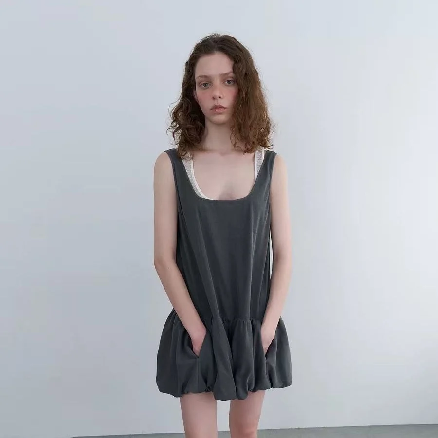 Korean Style Simple Pleated U-Neck Vest Skirt Set Summer Fashion Outfit without Sleeves Mid-Length Dressing for Women
Korean Style Simple Pleated U-Neck Vest Skirt Set Summer Fashion Outfit without Sleeves Mid-Length Dressing for Women