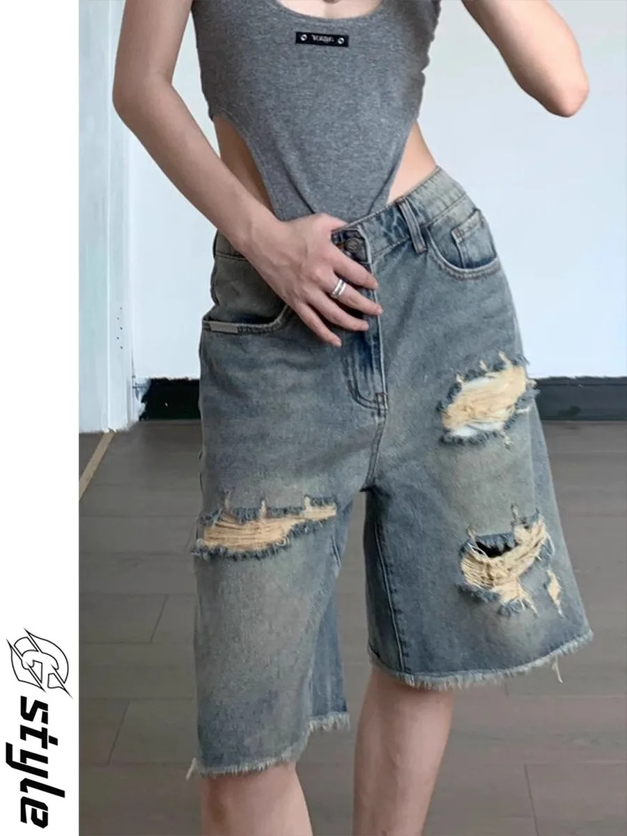 High Waist Straight Leg Denim Jeans Women's Summer Casual Loose Fit Hole Punch Five-Point Pants American Retro Versatile Jeans
High Waist Straight Leg Denim Jeans Women's Summer Casual Loose Fit Hole Punch Five-Point Pants American Retro Versatile Jeans