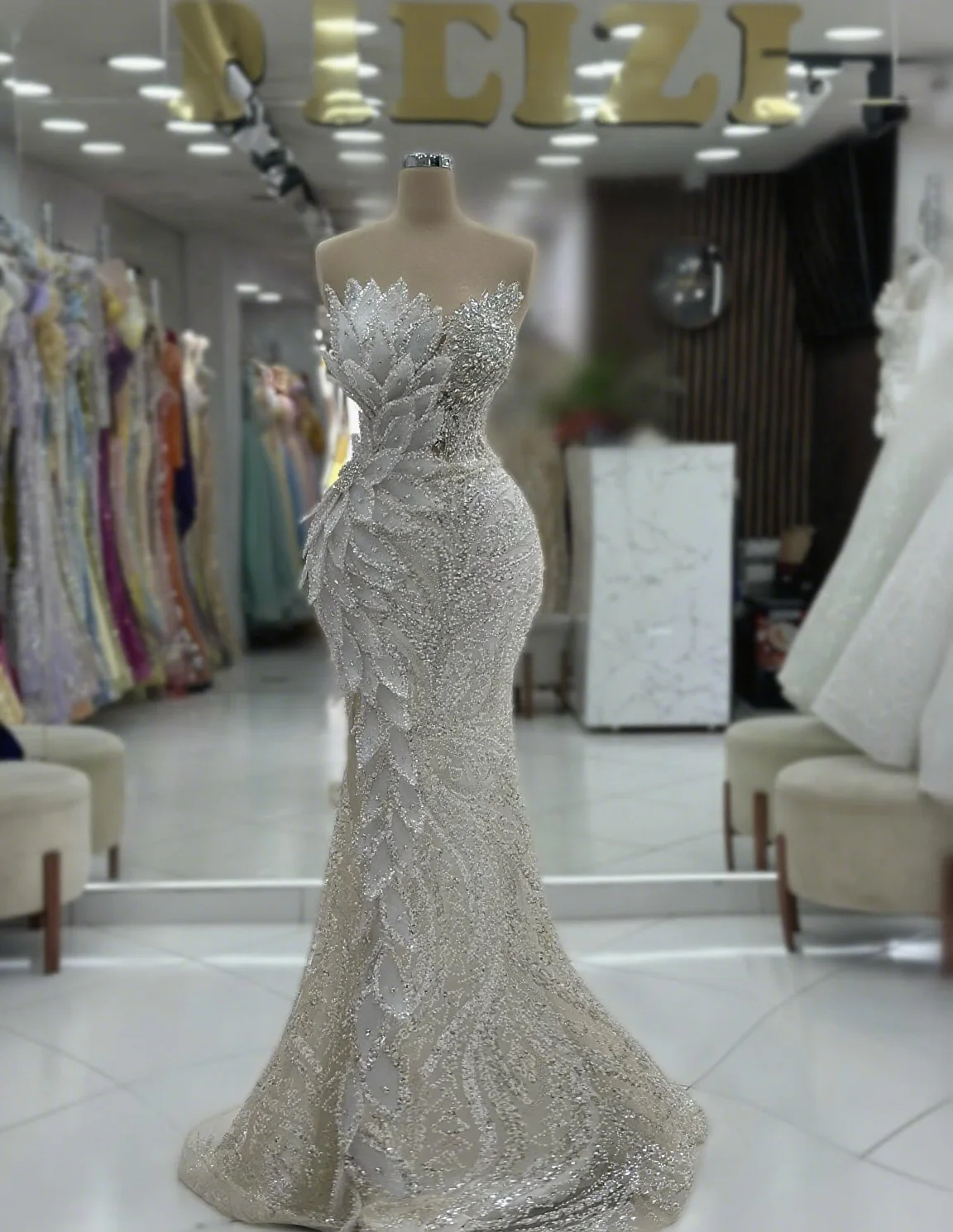 New Design Elegant Evening Dresses Slim-line Slit Bling Sequins Beaded Court Gown Party Dress Vestido De Noite Customized
New Design Elegant Evening Dresses Slim-line Slit Bling Sequins Beaded Court Gown Party Dress Vestido De Noite Customized