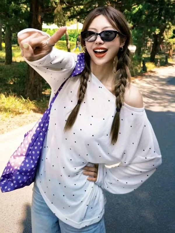 Loose Korean Style Long Sleeve T-Shirt Snowflake Cotton Transparent Shoulder Bordered Summer Top Breathable Lightweight Sunshade
Loose Korean Style Long Sleeve T-Shirt Snowflake Cotton Transparent Shoulder Bordered Summer Top Breathable Lightweight Sunshade