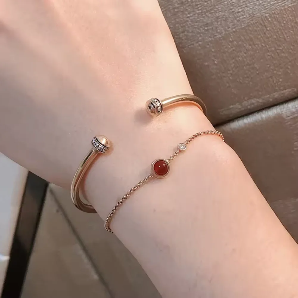 925 Sterling Silver Plated Natural Red Agate Lucky Bead Bracelet for Ladies Fashion Jewelry Accessory
925 Sterling Silver Plated Natural Red Agate Lucky Bead Bracelet for Ladies Fashion Jewelry Accessory