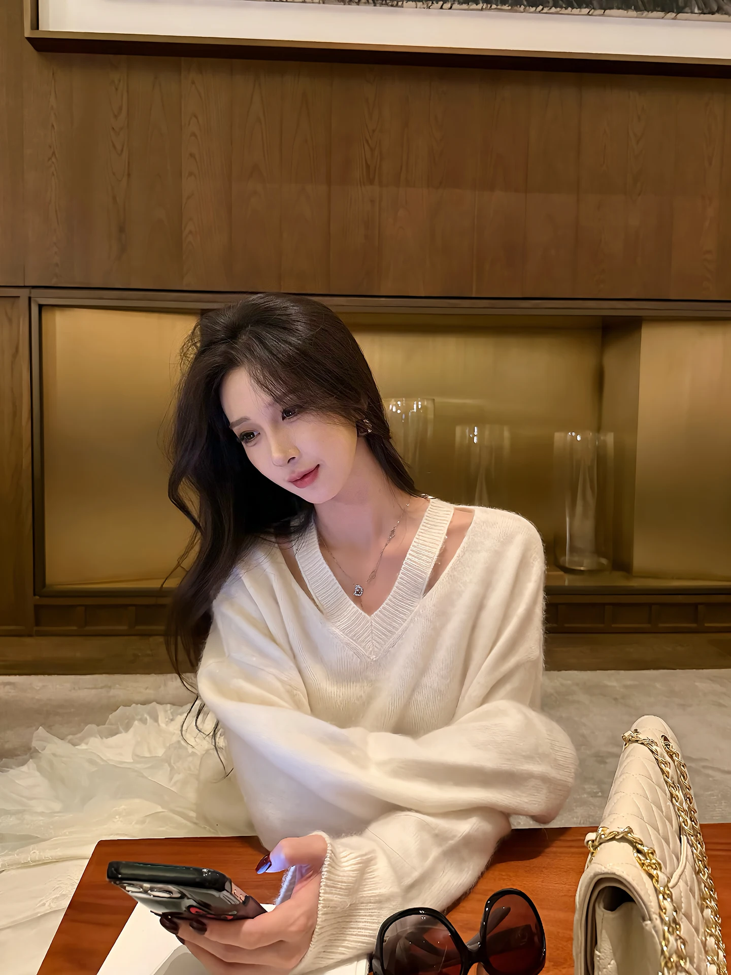 Женский шерстяной свитер с V-образным вырезом и ажурной вязкой Onion, осенне-зимняя новинка, вязаный топ свободного кроя с длинными рукавами для ношения под одеждой
Женский шерстяной свитер с V-образным вырезом и ажурной вязкой Onion, осенне-зимняя новинка, вязаный топ свободного кроя с длинными рукавами для ношения под одеждой