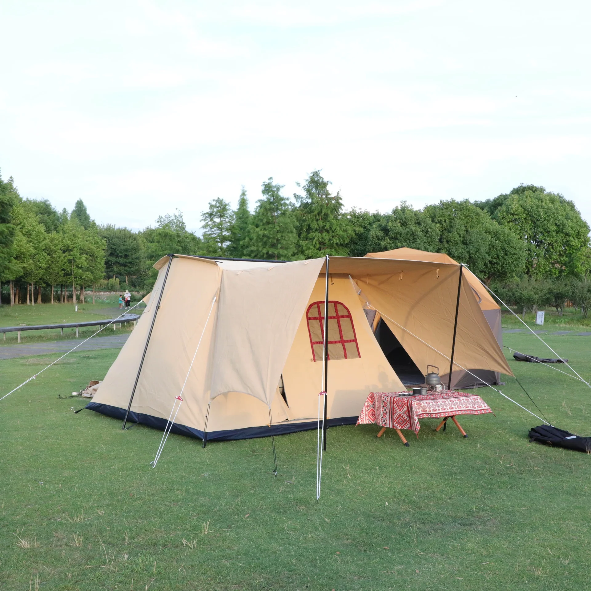 Tom AutoOutdoor Large One Bedroom Luxury Winter Cabin Cotton Canvas Tent Glamping Tente Heavy Duty Spring Tent
Tom AutoOutdoor Large One Bedroom Luxury Winter Cabin Cotton Canvas Tent Glamping Tente Heavy Duty Spring Tent